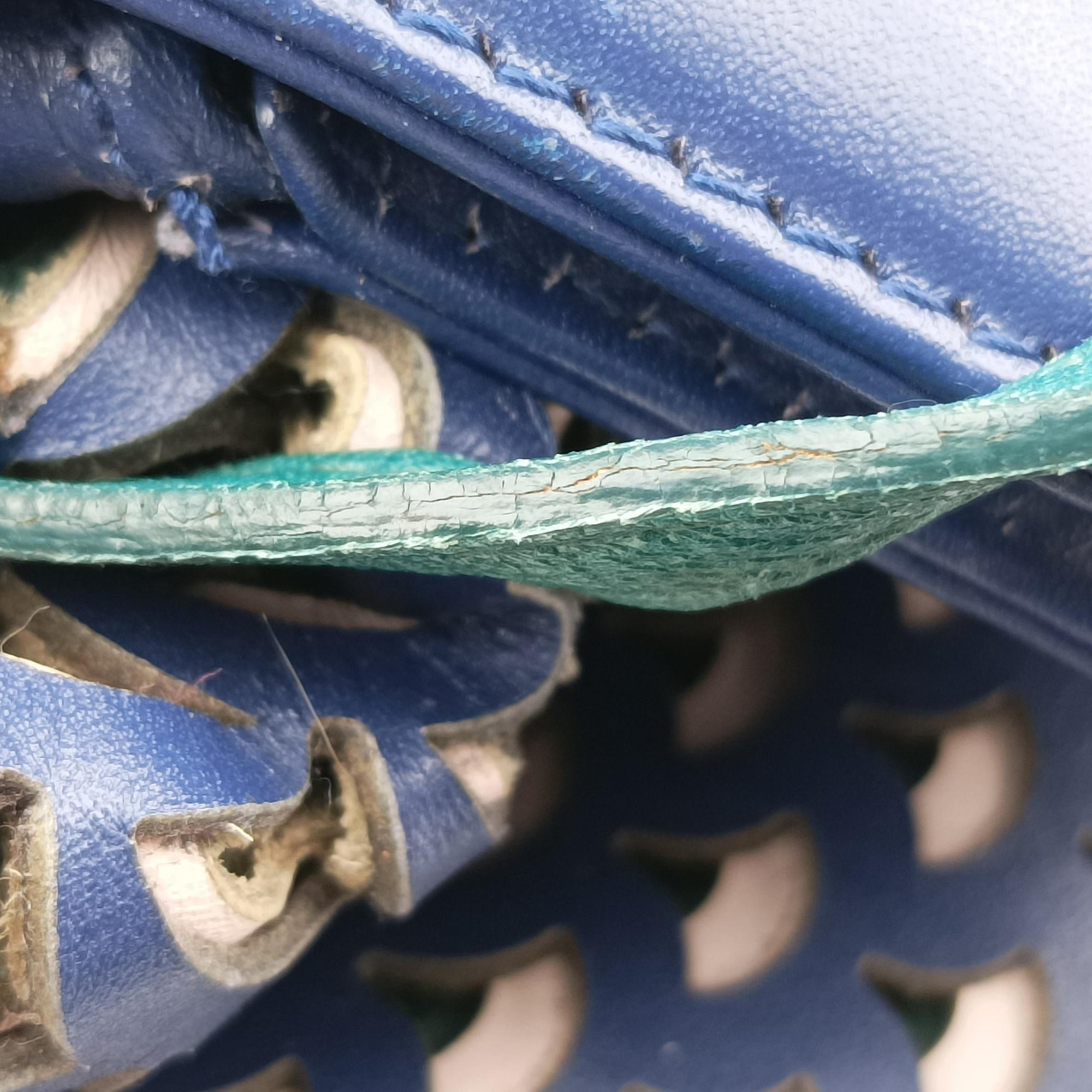 Pre-owned Bvlgari Isabella Rossellini Blue × Green Leather  shoulderbag | stylenewstar