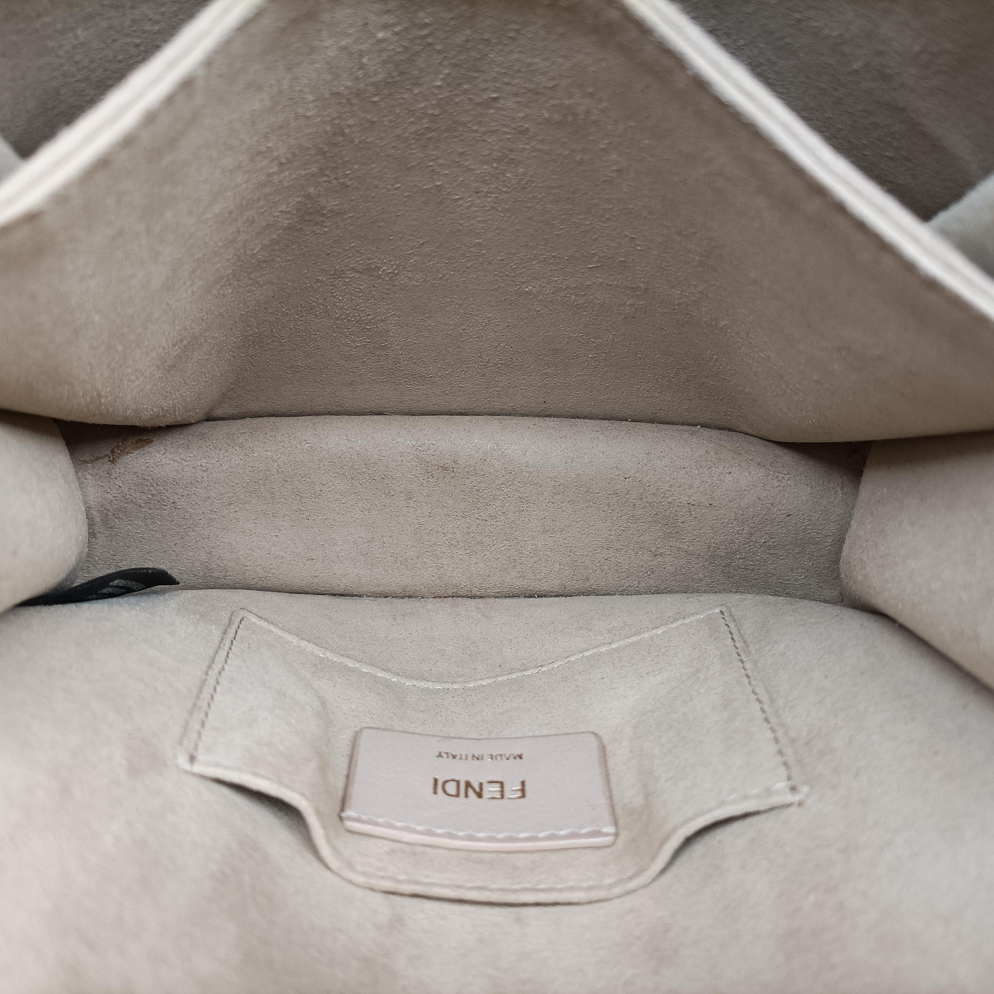 Secondhand Fendi Studded Kan I Grey Leather 8M0381 shoulderbag | stylenewstar