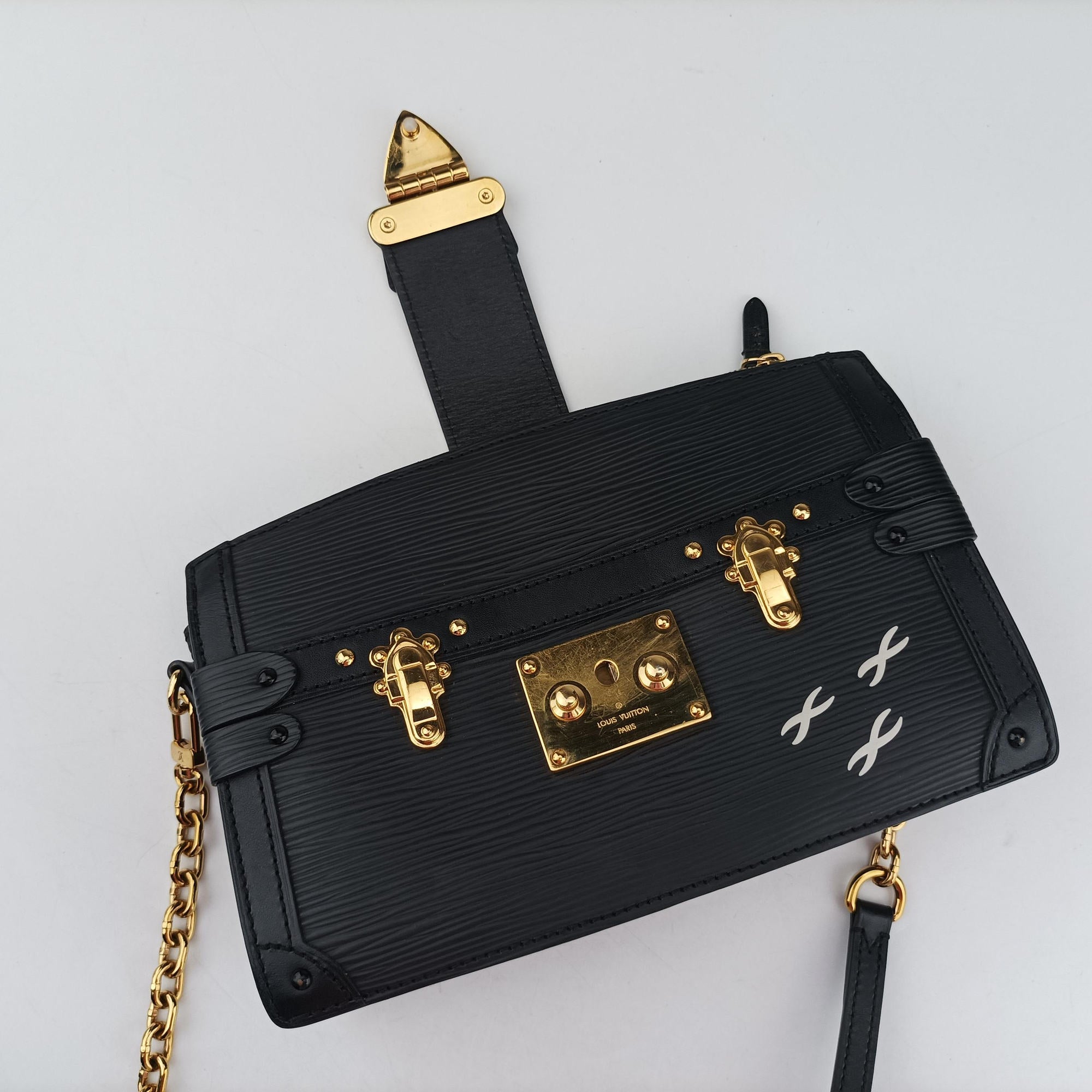 Secondhand Louis Vuitton Trunk Clutch Black Epi M53052 shoulderbag | stylenewstar