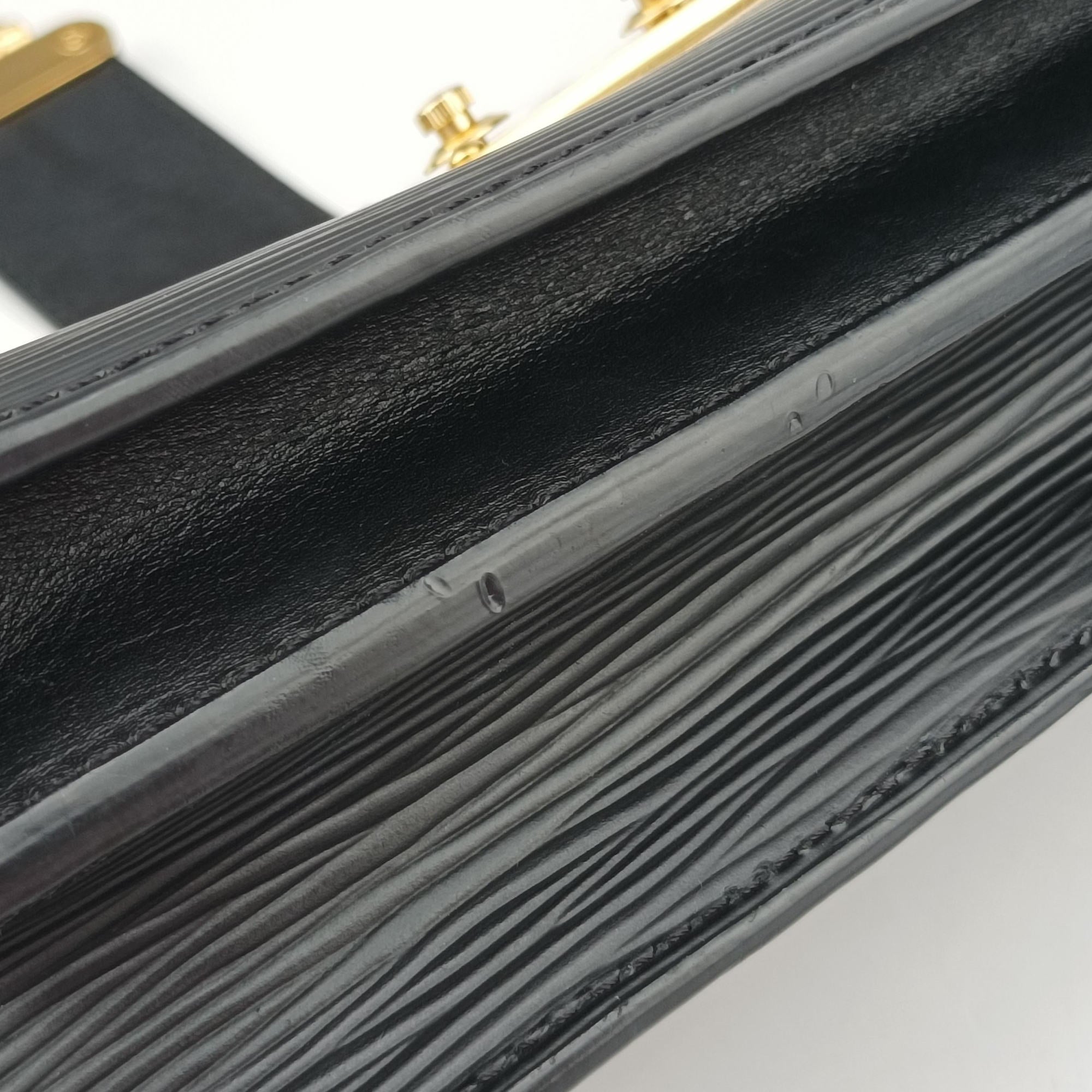 Secondhand Louis Vuitton Trunk Clutch Black Epi M53052 shoulderbag | stylenewstar