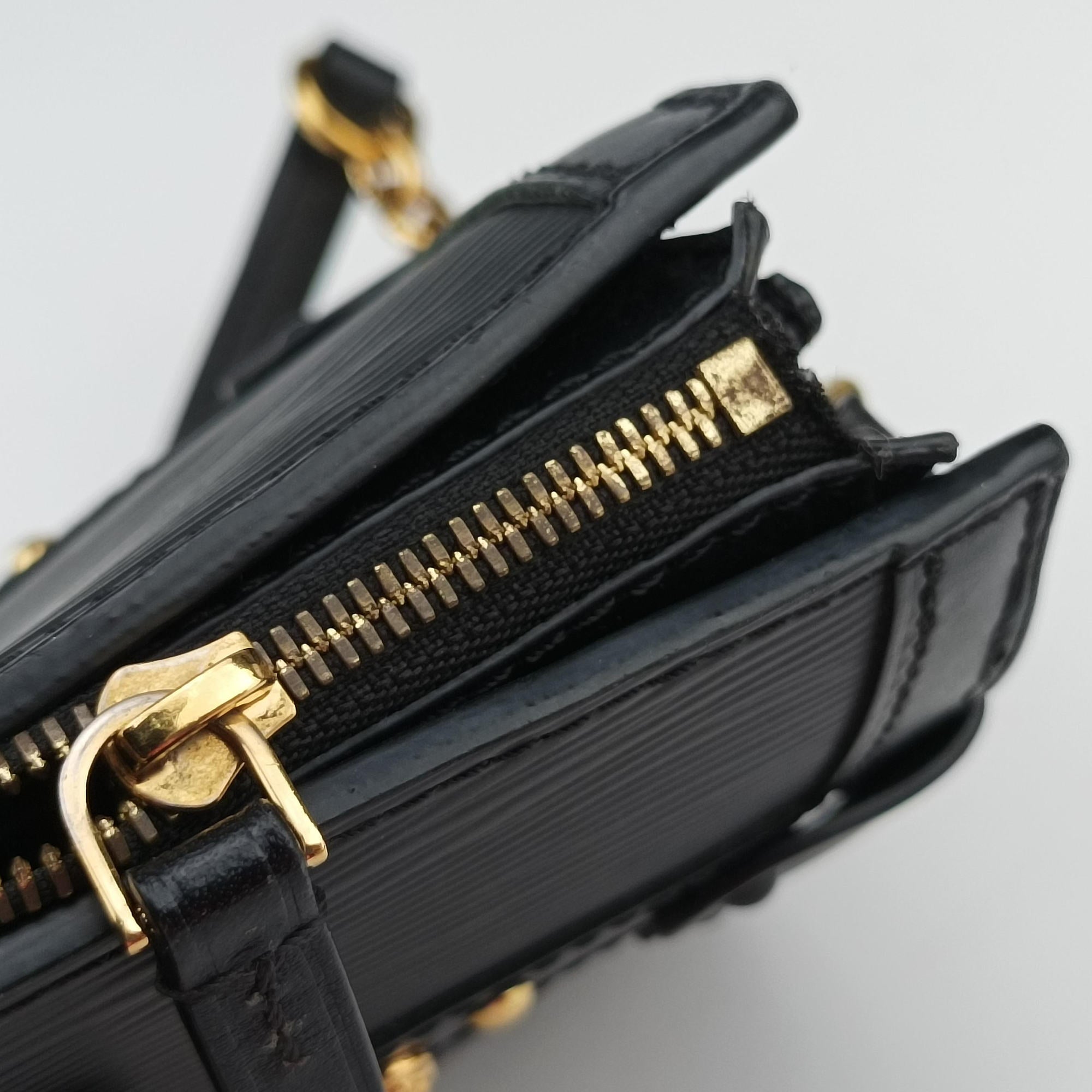 Secondhand Louis Vuitton Trunk Clutch Black Epi M53052 shoulderbag | stylenewstar