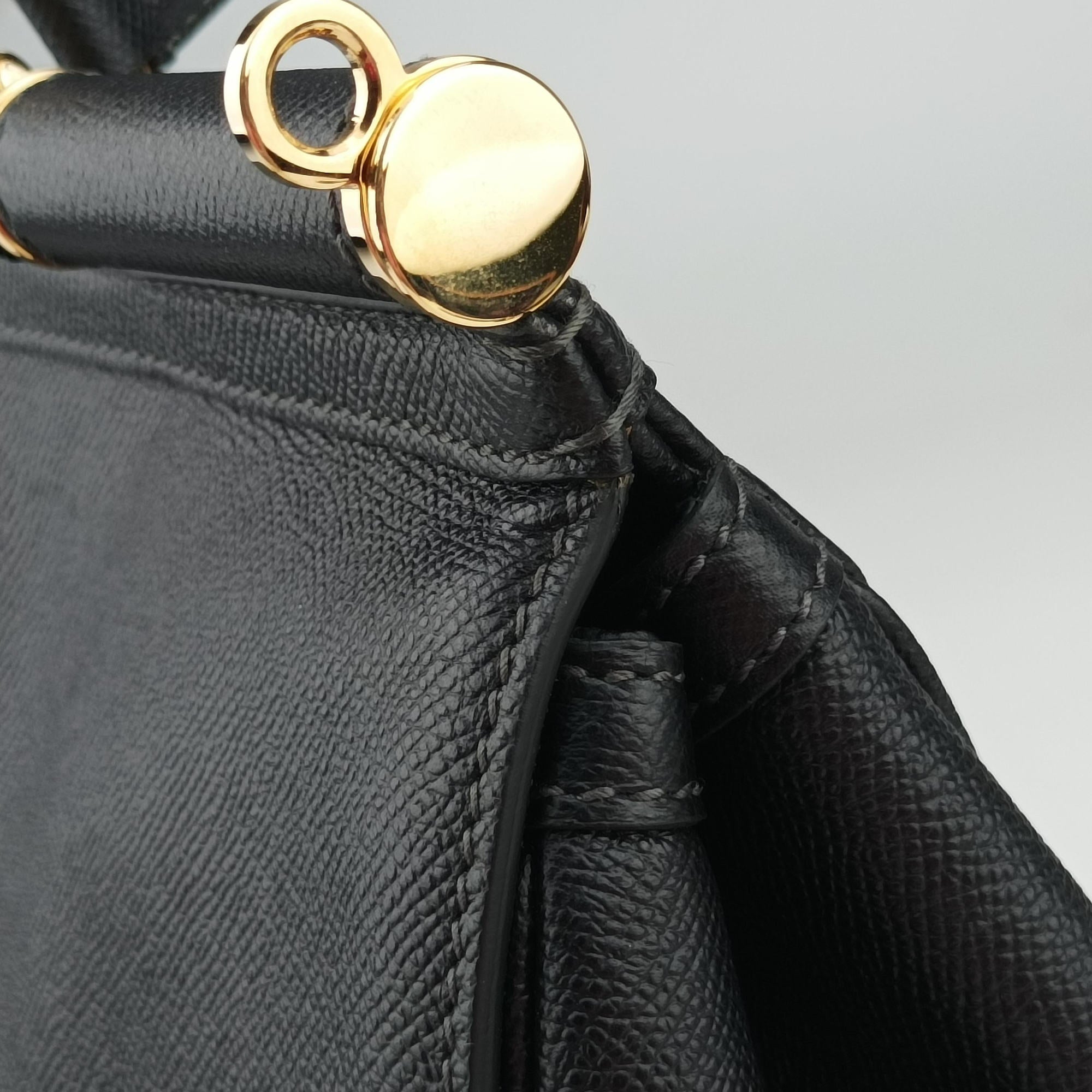 Pre-owned Dolce & Gabbana SICILY Black Leather  shoulderbag | stylenewstar