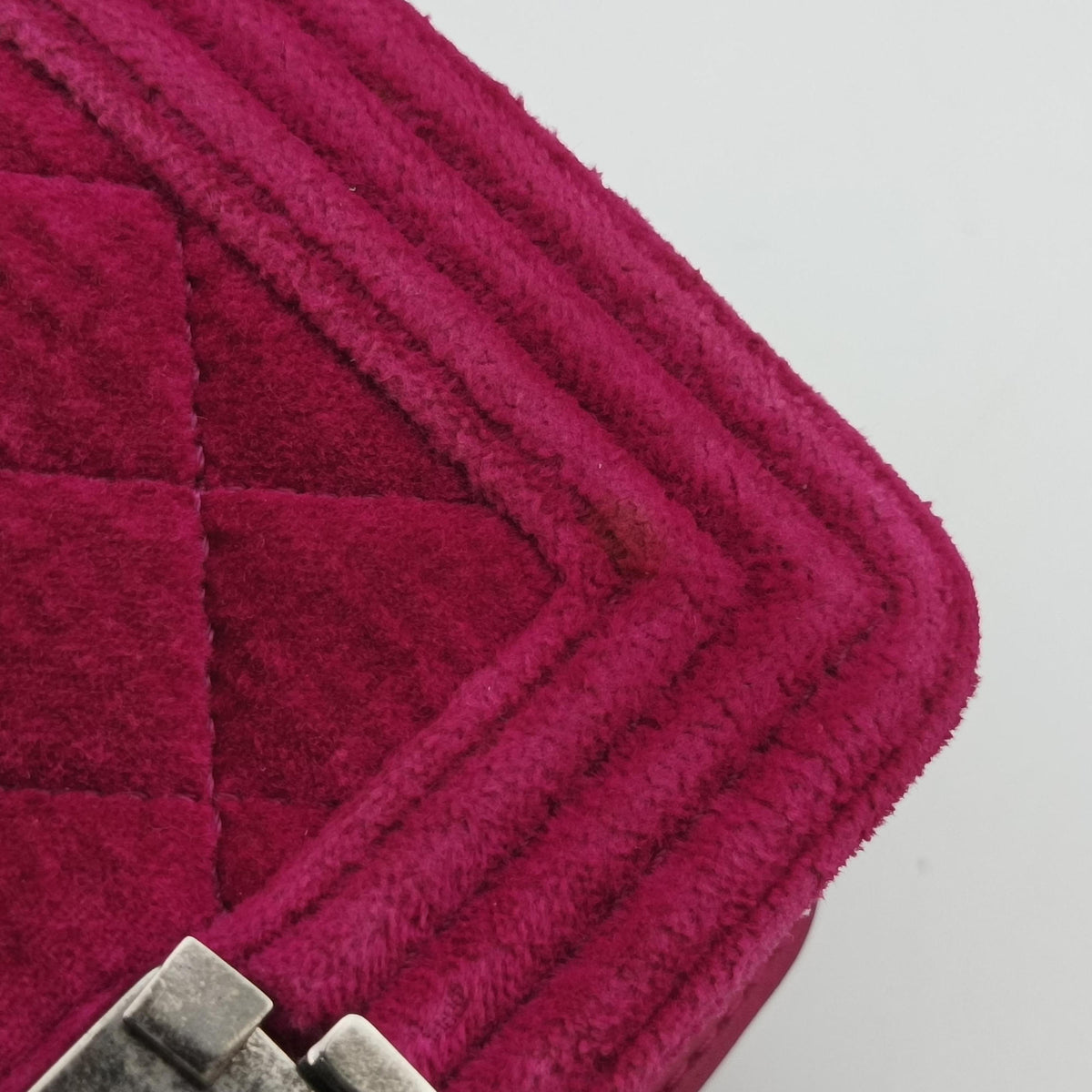 Pre-owned Chanel BOY CHANEL Rose velour A67364 shoulderbag | stylenewstar