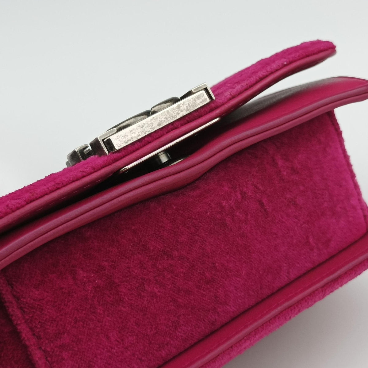 Pre-owned Chanel BOY CHANEL Rose velour A67364 shoulderbag | stylenewstar