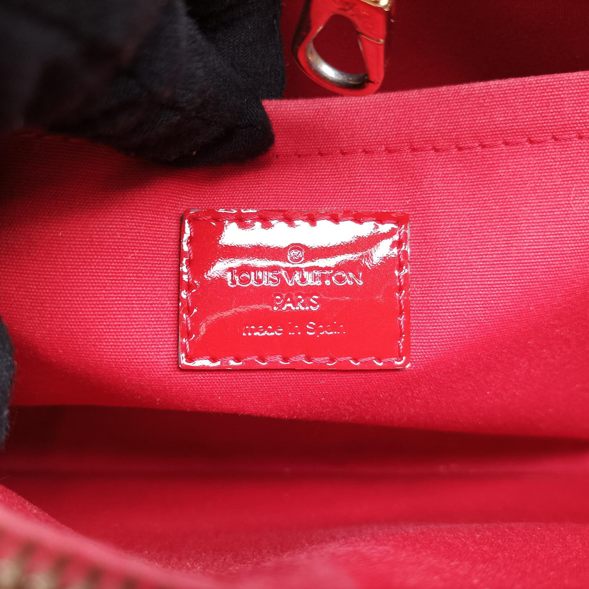 Secondhand Louis Vuitton MONTAIGNE MM CERISE Vernis M50167 shoulderbag | stylenewstar