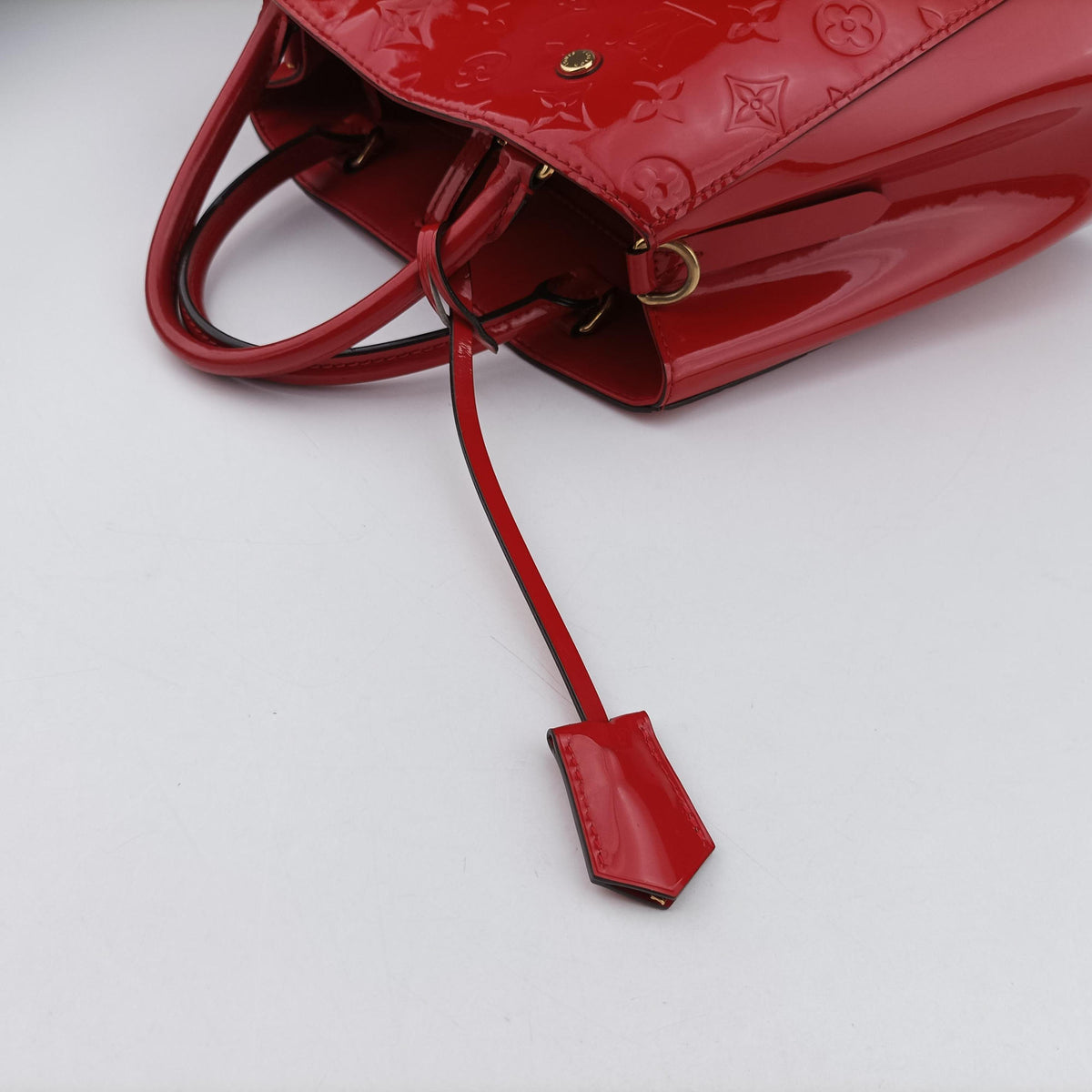 Secondhand Louis Vuitton MONTAIGNE MM CERISE Vernis M50167 shoulderbag | stylenewstar