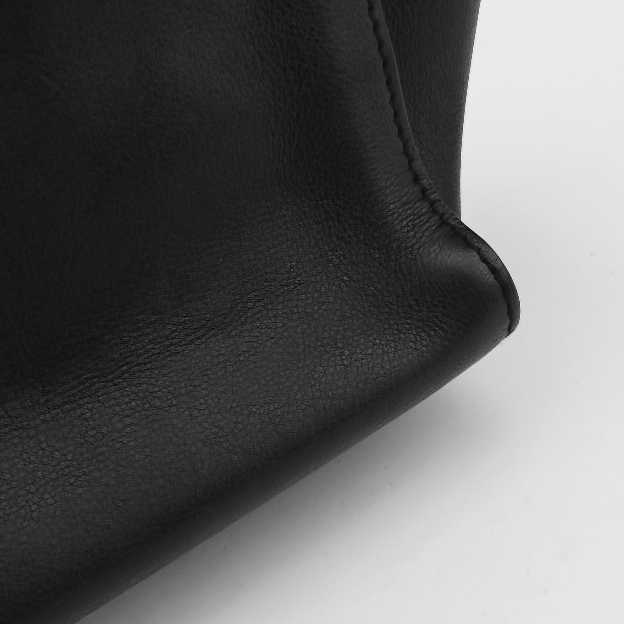 Vintage Yves Saint Laurent Toy Cabas Black Leather 452322 shoulderbag | stylenewstar