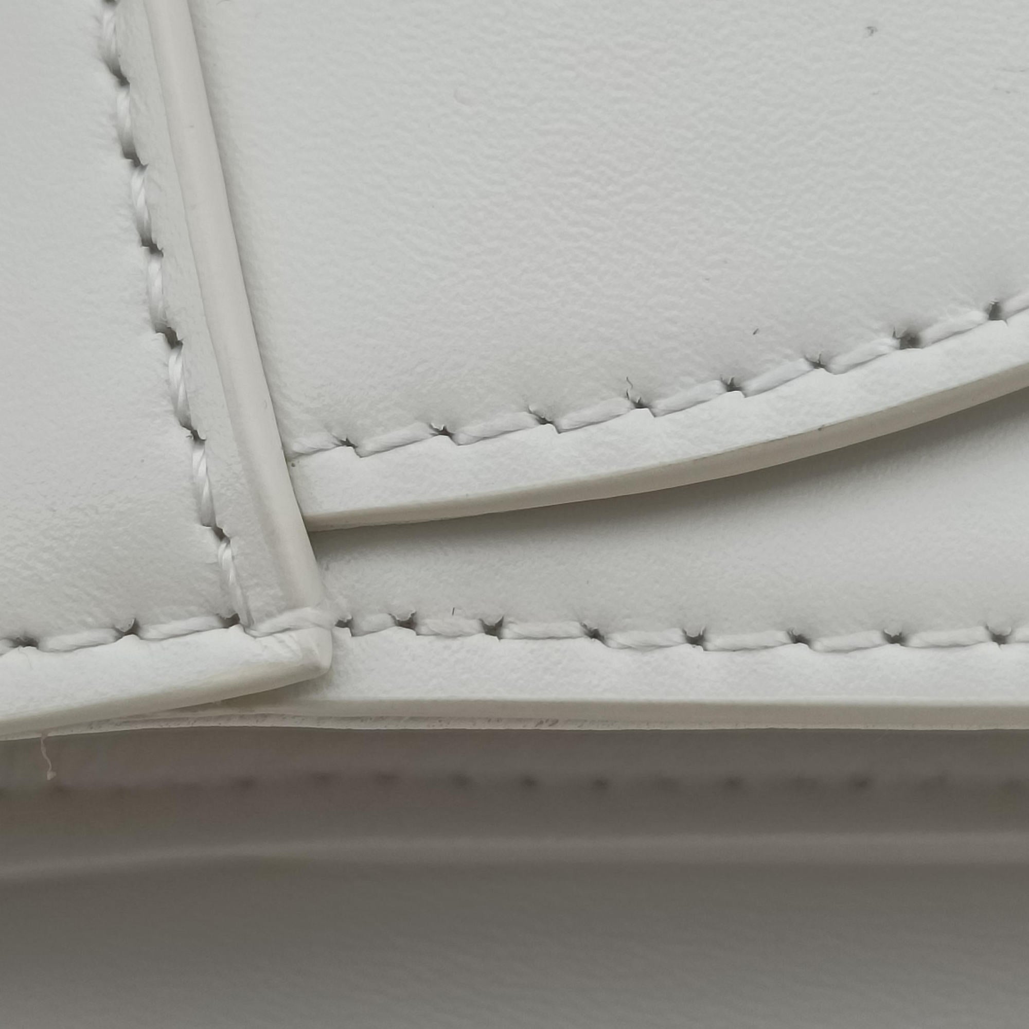 Pre-owned Celine Small Besace 16 White Leather  shoulderbag | stylenewstar