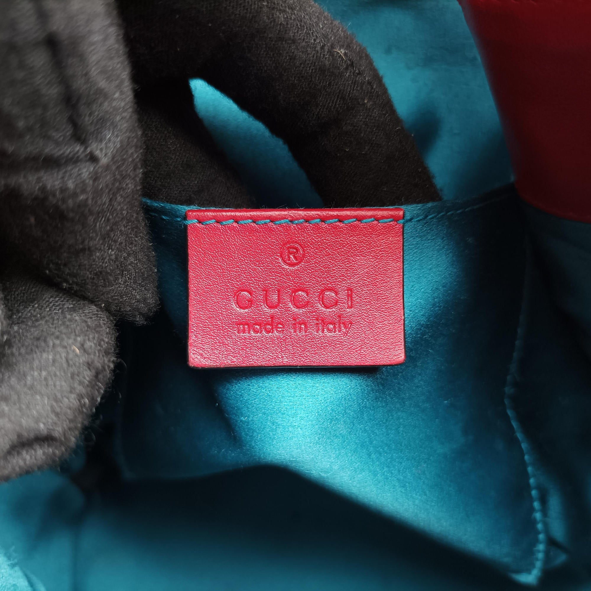 Secondhand Gucci GG Marmont Red velour 525081 shoulderbag | stylenewstar