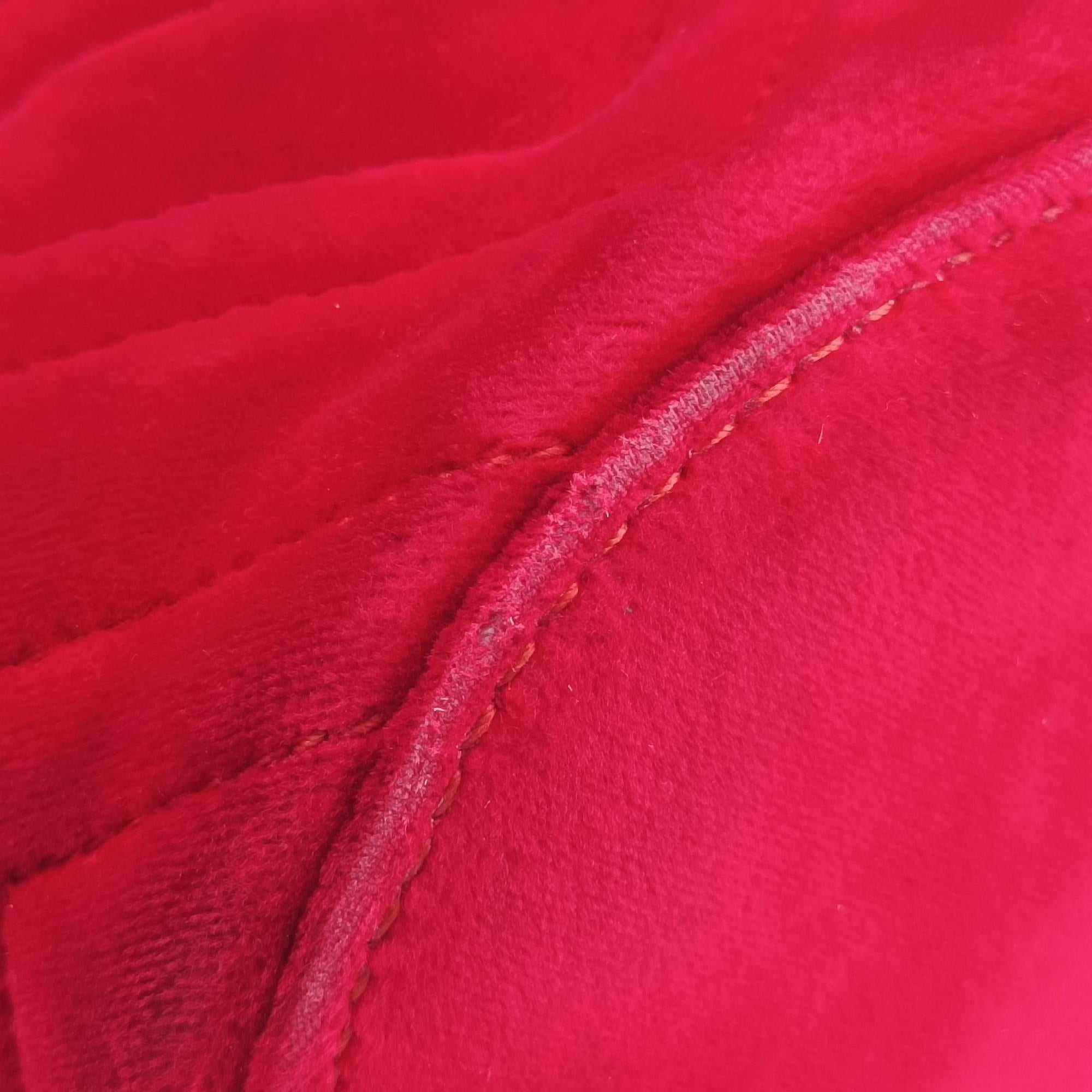 Secondhand Gucci GG Marmont Red velour 525081 shoulderbag | stylenewstar