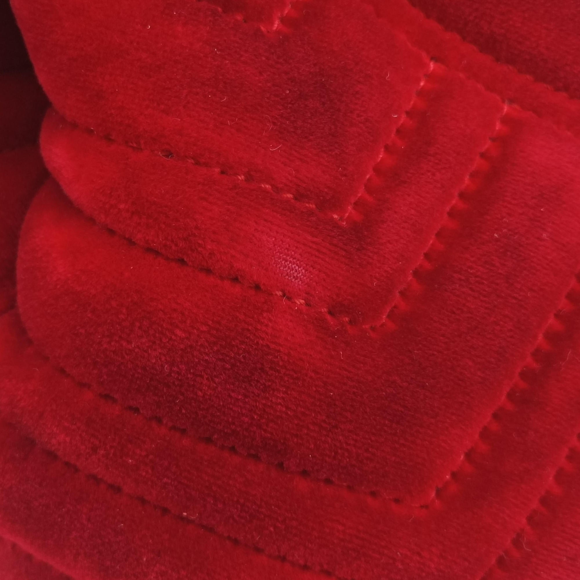 Secondhand Gucci GG Marmont Red velour 525081 shoulderbag | stylenewstar