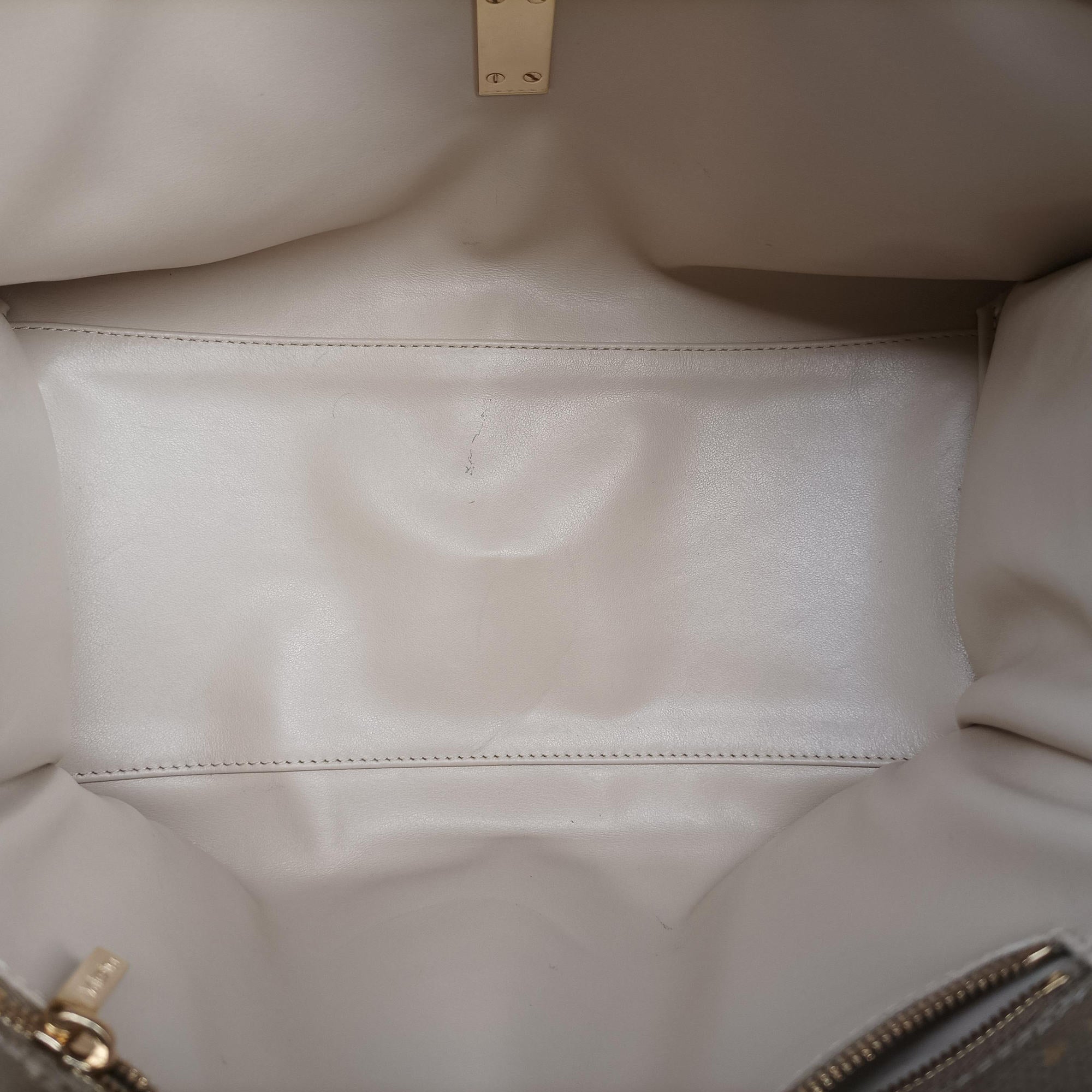 Pre-owned Valextra Iside Beige Calfskin  handbag | stylenewstar