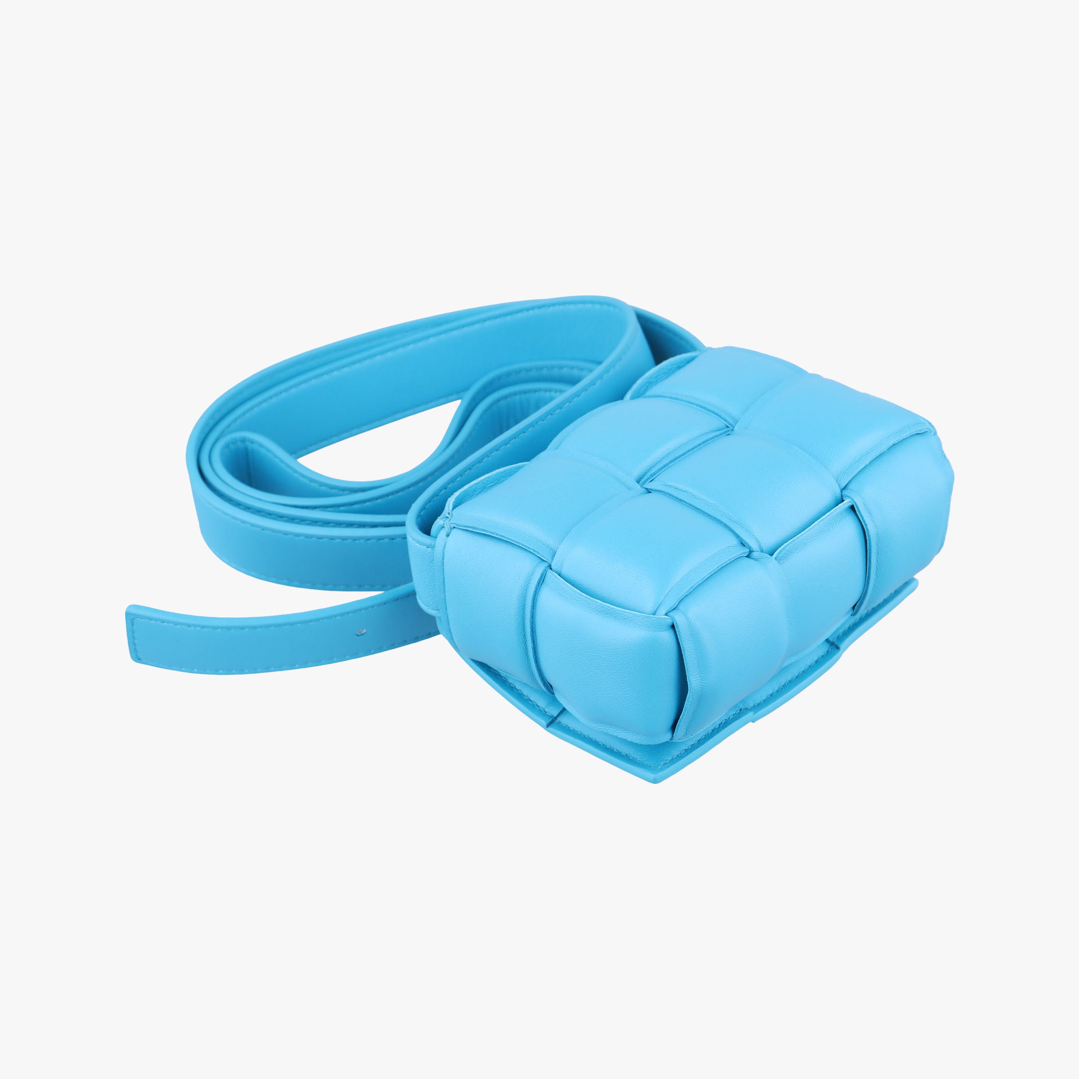 Pre-owned Bottega Veneta candy cassette Blue Leather  shoulderbag | stylenewstar