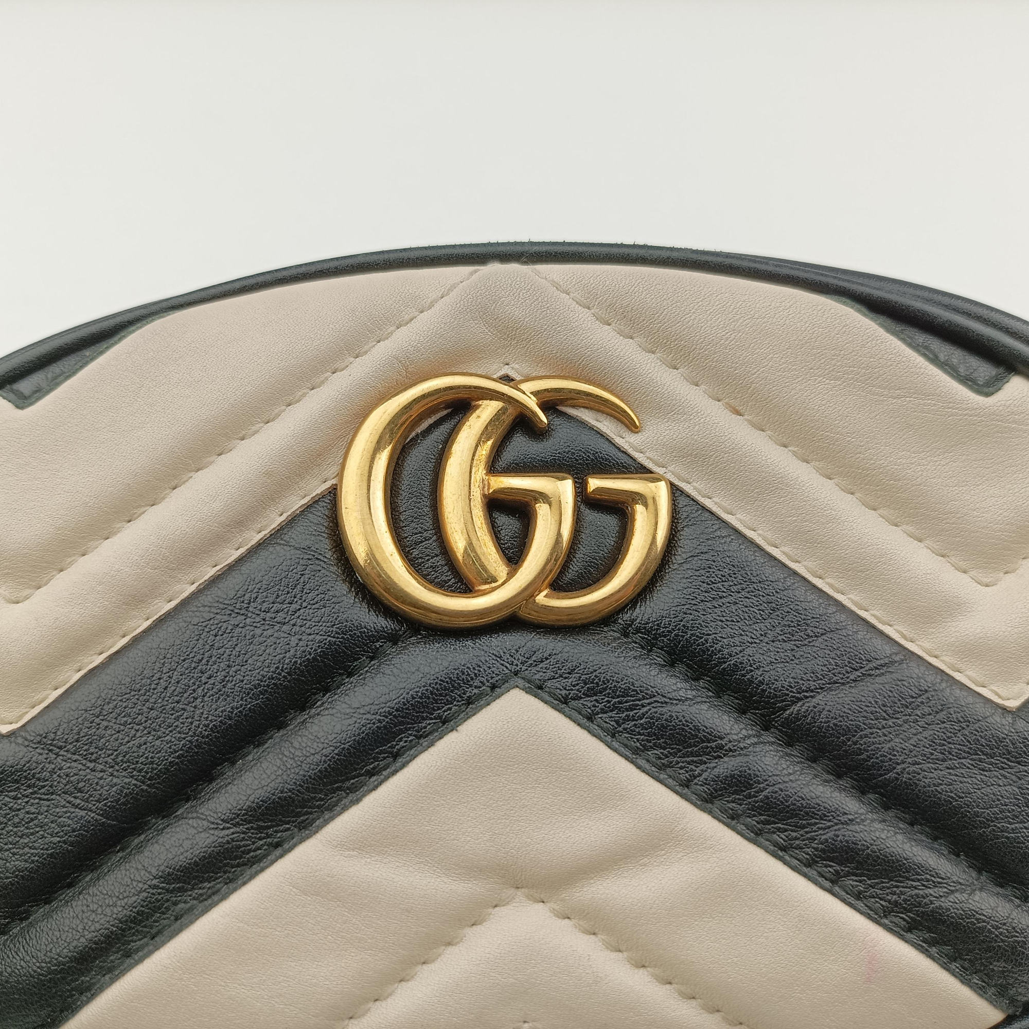 Vintage Gucci GG Marmont Black×white Leather 476434 bum bag/waist bag | stylenewstar