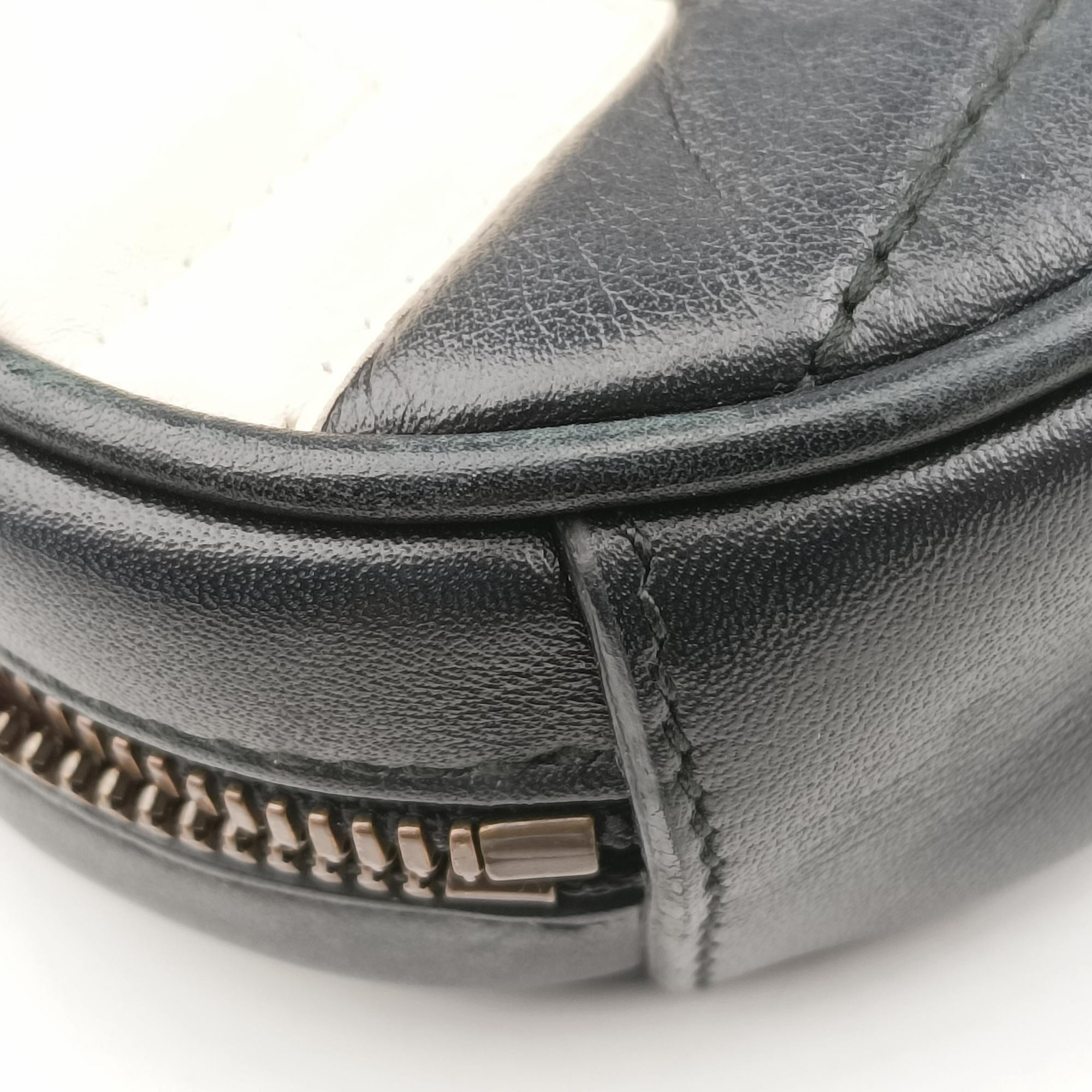 Vintage Gucci GG Marmont Black×white Leather 476434 bum bag/waist bag | stylenewstar