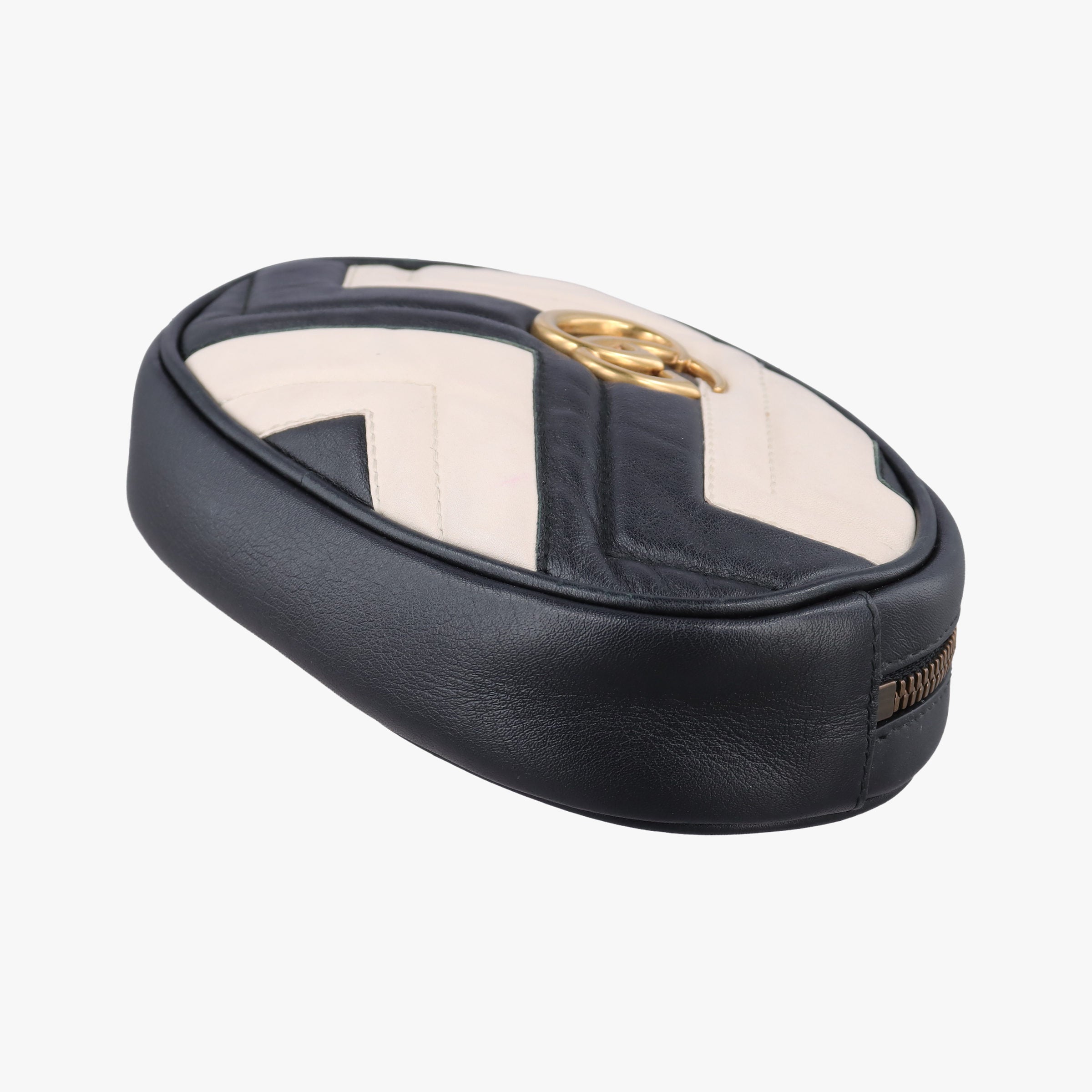 Vintage Gucci GG Marmont Black×white Leather 476434 bum bag/waist bag | stylenewstar