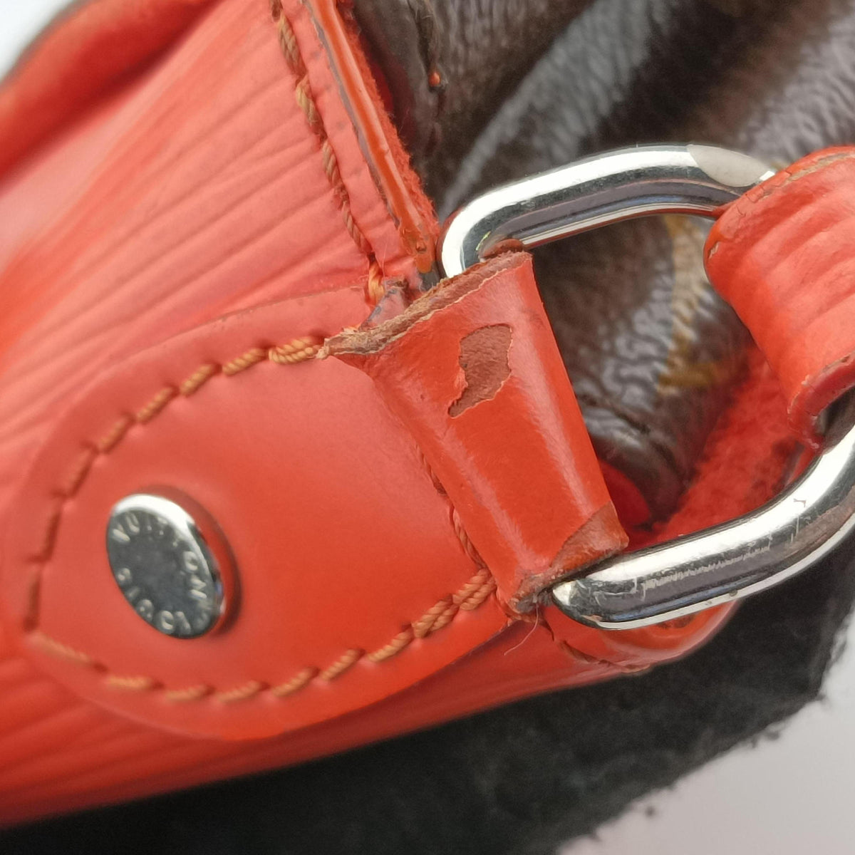 Secondhand Louis Vuitton SAINT MICHEL Monogram/Brown x Orange Monogram Canvas×epi  shoulderbag | stylenewstar