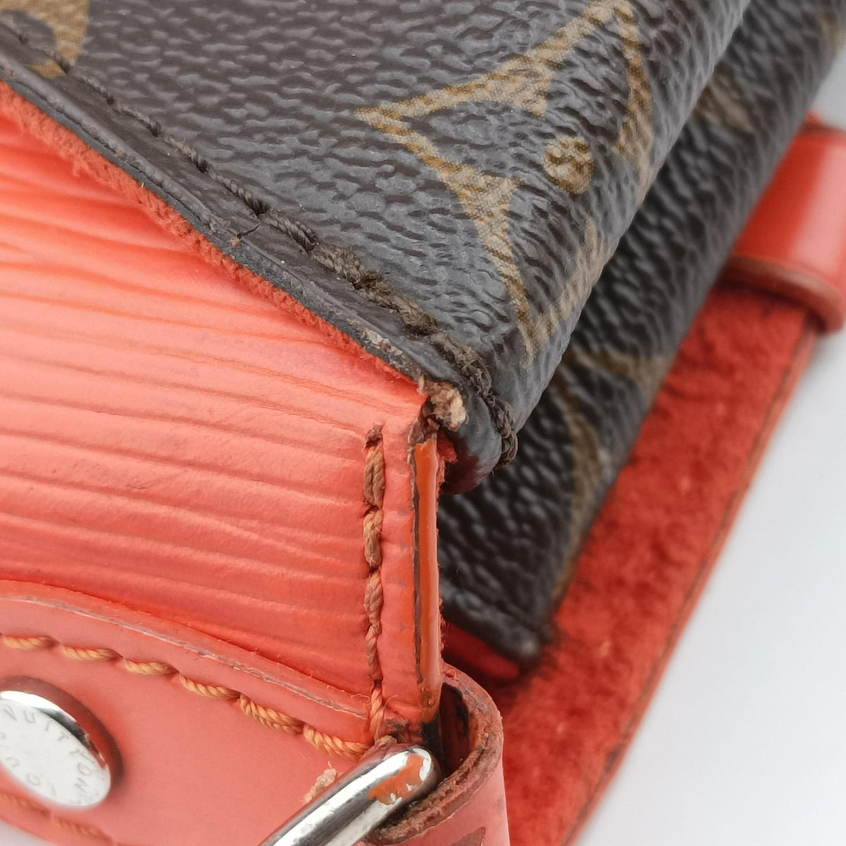 Secondhand Louis Vuitton SAINT MICHEL Monogram/Brown x Orange Monogram Canvas×epi  shoulderbag | stylenewstar