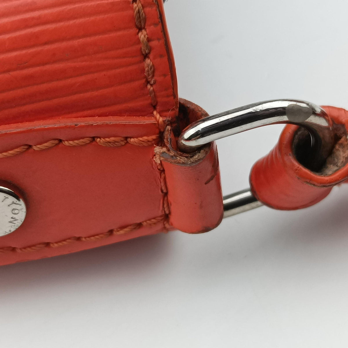 Secondhand Louis Vuitton SAINT MICHEL Monogram/Brown x Orange Monogram Canvas×epi  shoulderbag | stylenewstar