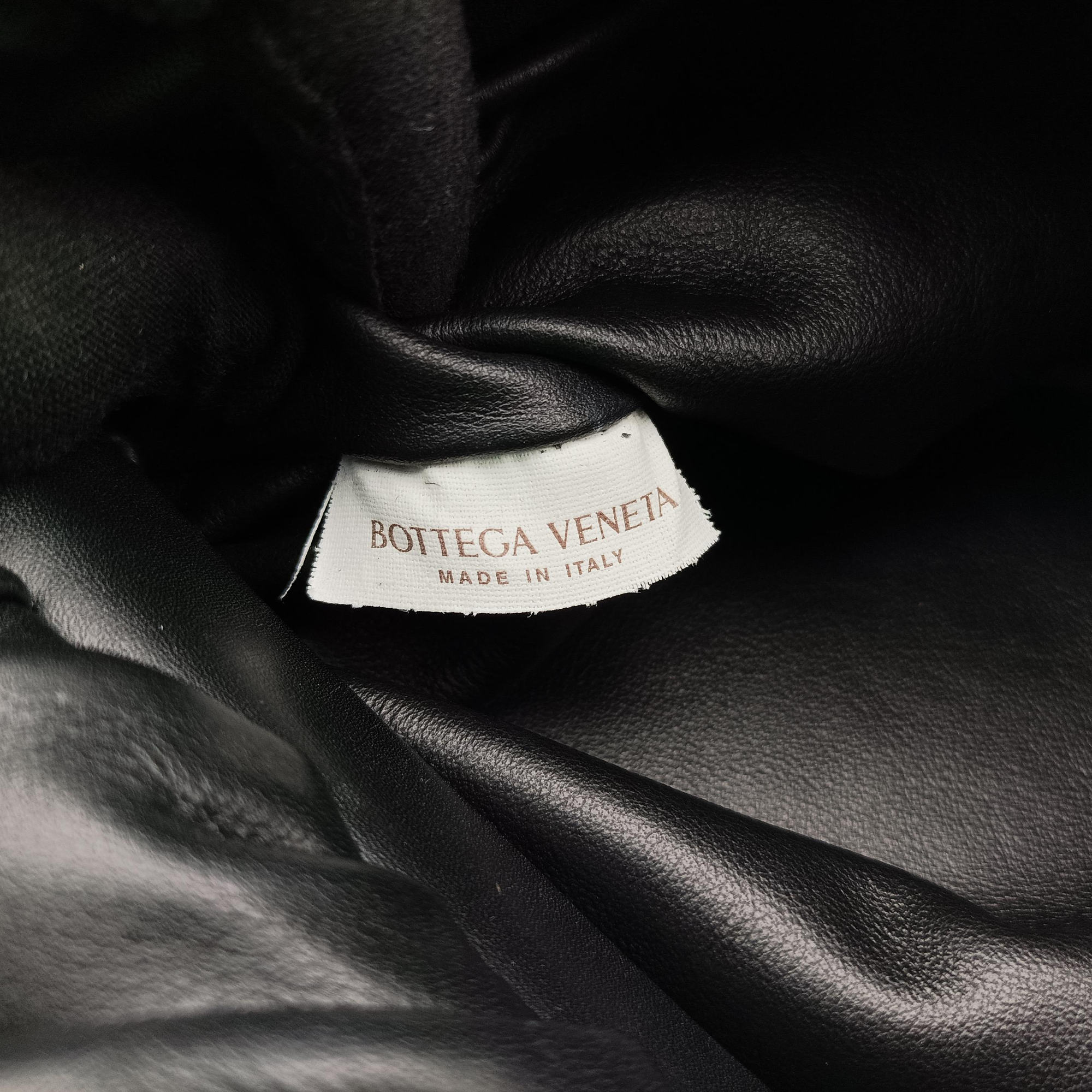 Pre-owned Bottega Veneta THE Chain Pouch Black lambskin  shoulderbag | stylenewstar