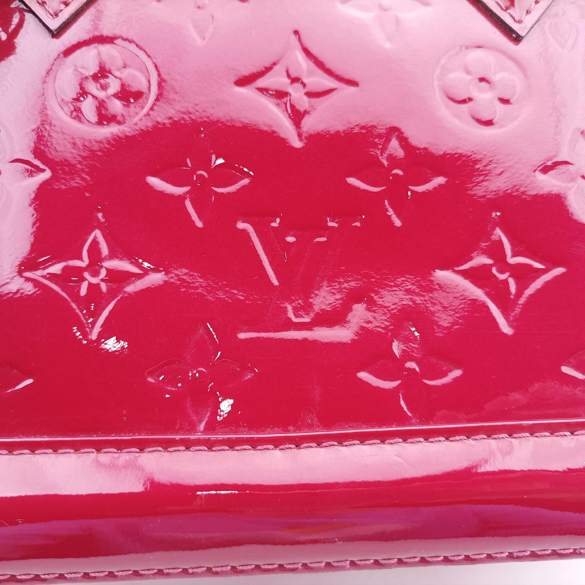 Secondhand Louis Vuitton Alma BB pomme d'amour Vernis M91606 shoulderbag | stylenewstar