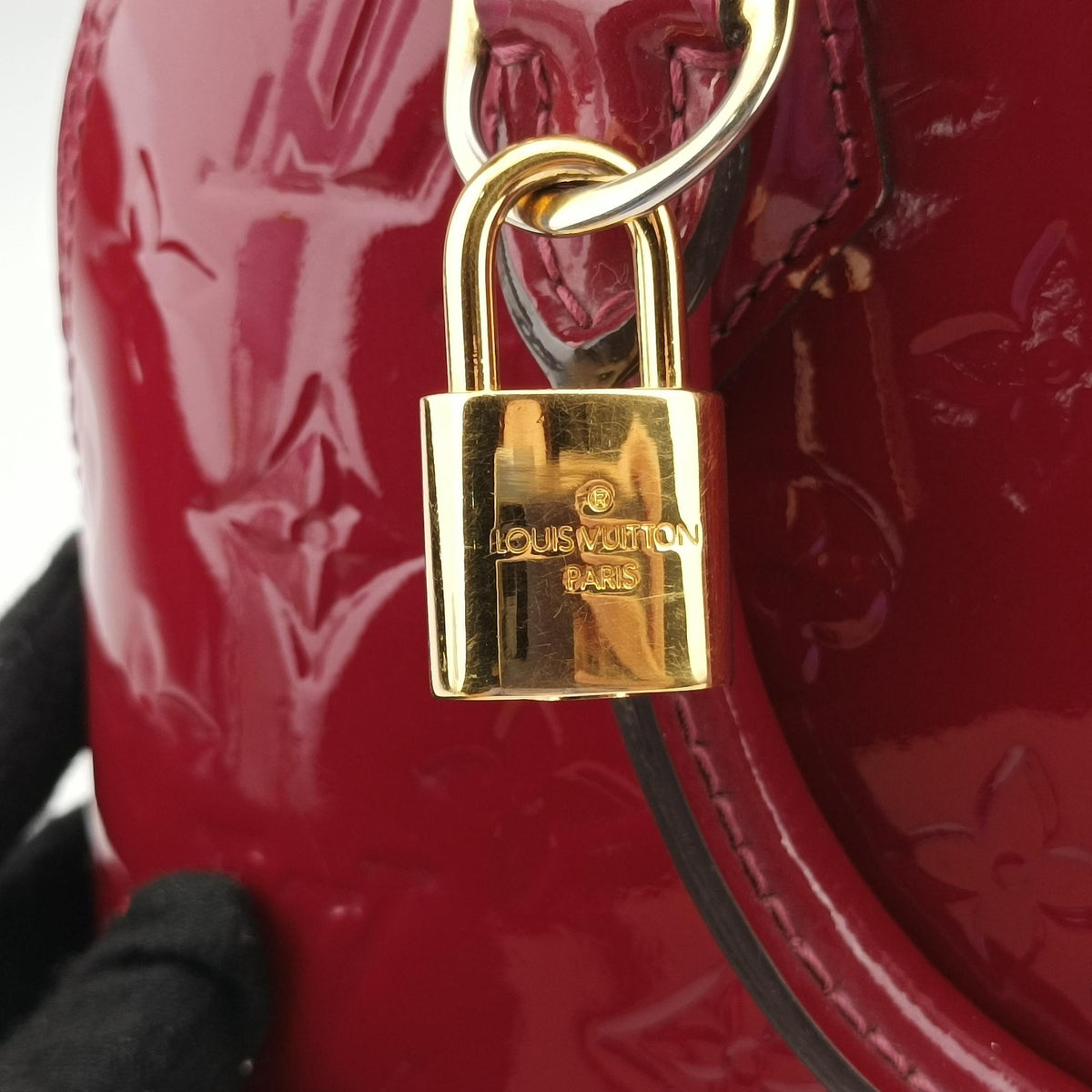 Secondhand Louis Vuitton Alma BB pomme d'amour Vernis M91606 shoulderbag | stylenewstar