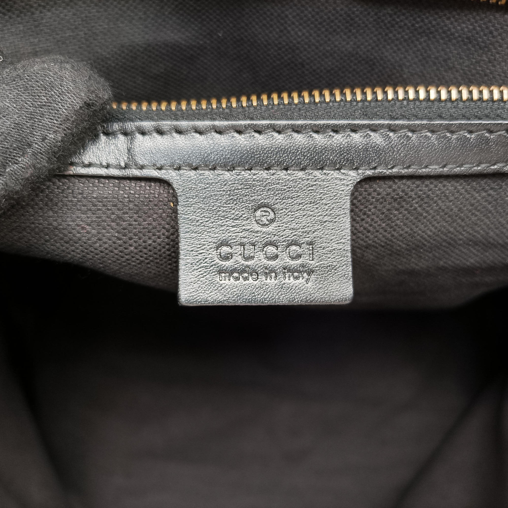 Pre-owned Gucci Goldmark Top Handle Black Suede 305585 handbag | stylenewstar
