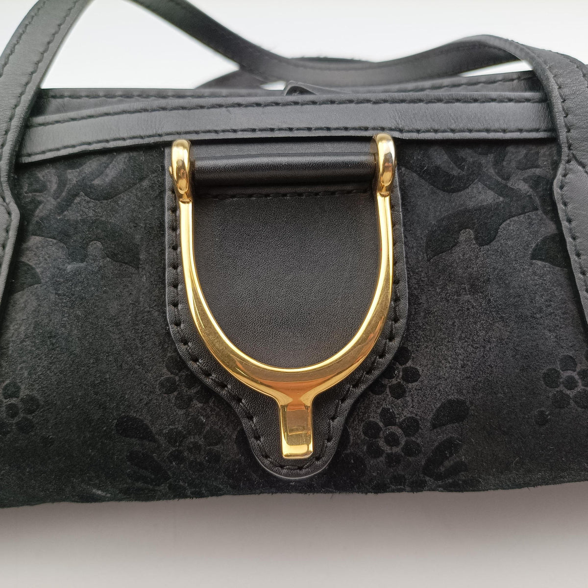 Pre-owned Gucci Goldmark Top Handle Black Suede 305585 handbag | stylenewstar
