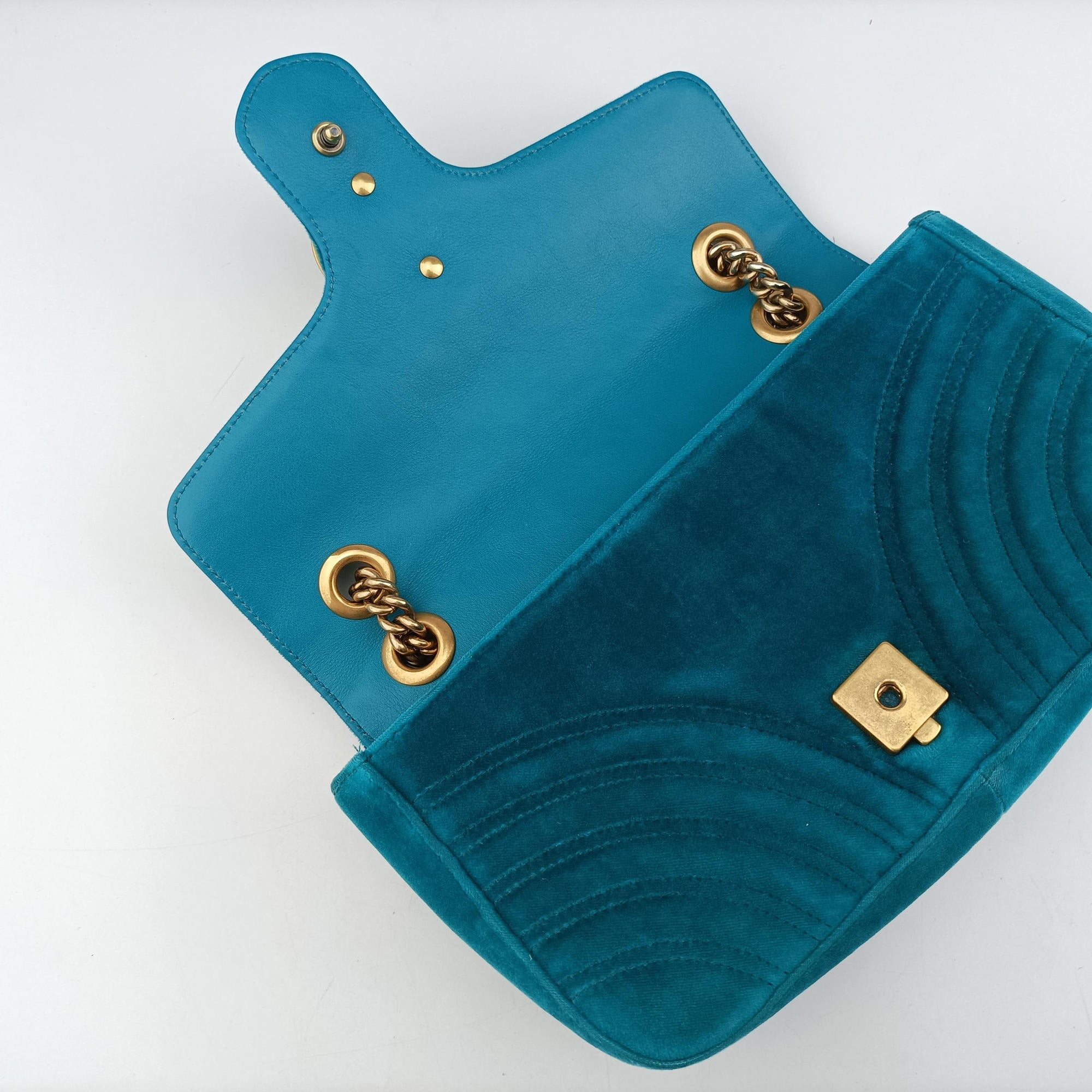 Pre-owned Gucci GG Marmont Blue velour 443497 shoulderbag | stylenewstar