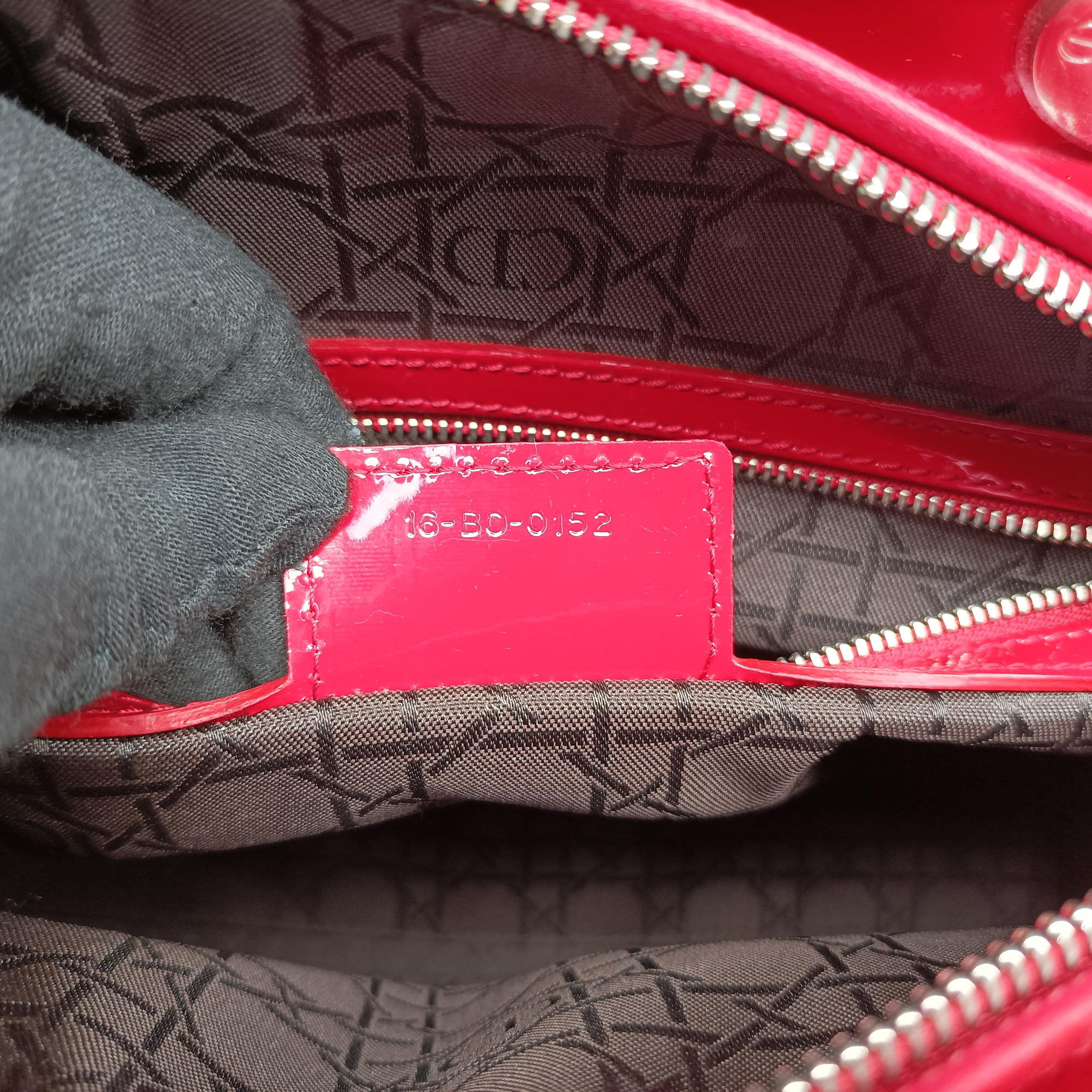 Pre-owned Christian Dior Lady Dior Red patent  shoulderbag | stylenewstar