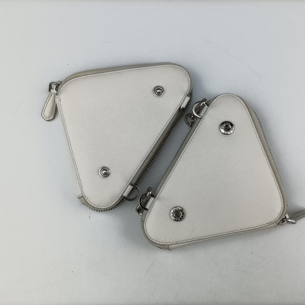 Pre-owned Prada Triangle Logo Plate White SAFFIANO Leather 1NR015 shoulderbag | stylenewstar