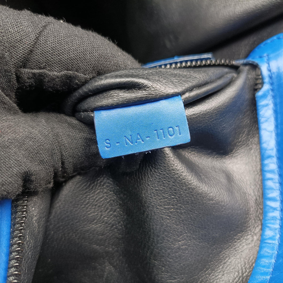 Pre-owned Celine Luggage Square Phantom Blue suede  handbag | stylenewstar