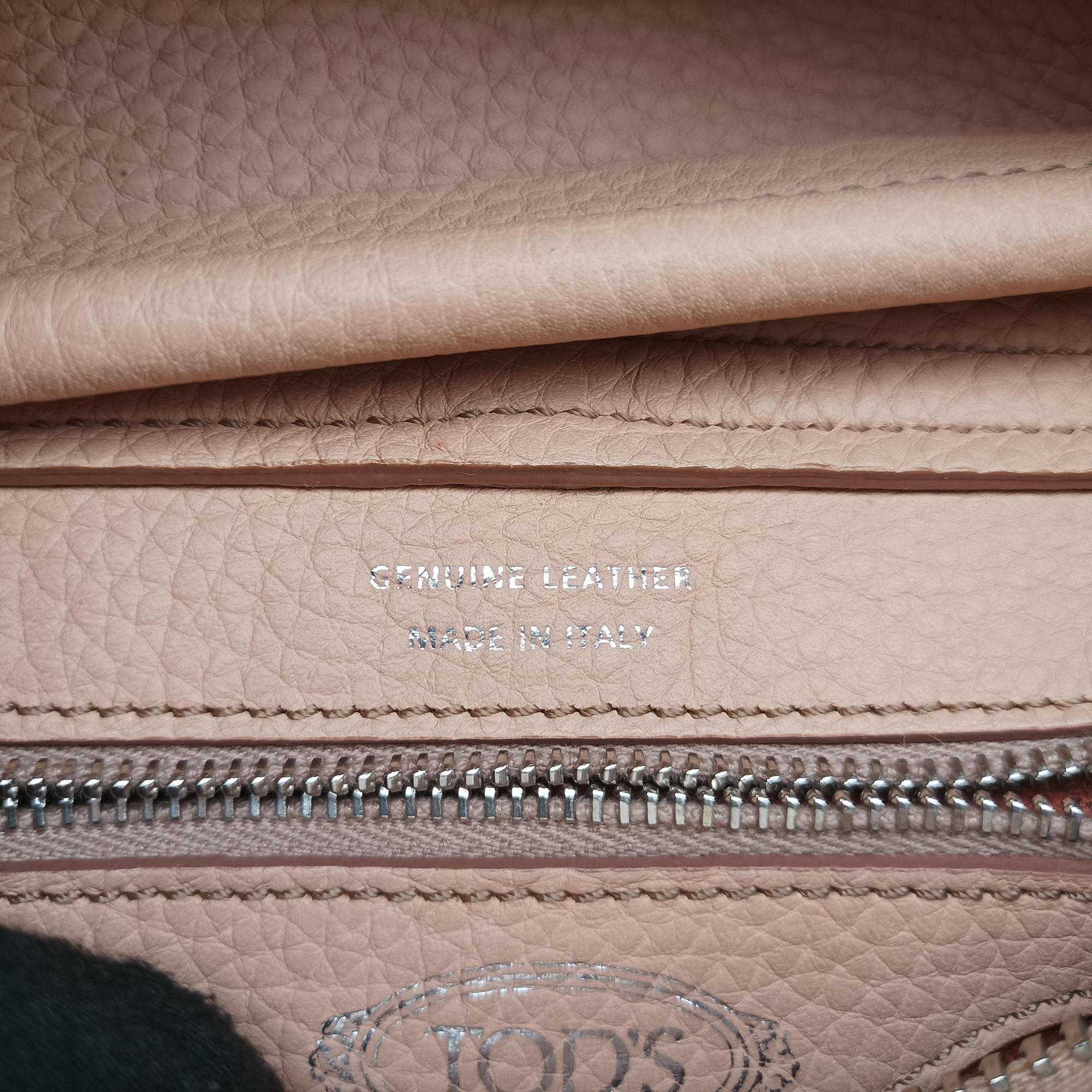 Pre-owned TODS Wave Beige Leather  shoulderbag | stylenewstar