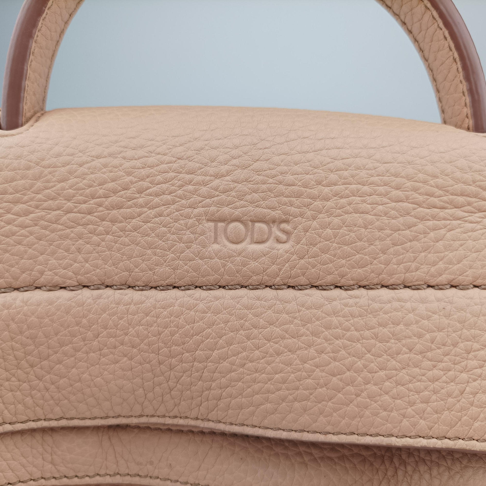 Pre-owned TODS Wave Beige Leather  shoulderbag | stylenewstar
