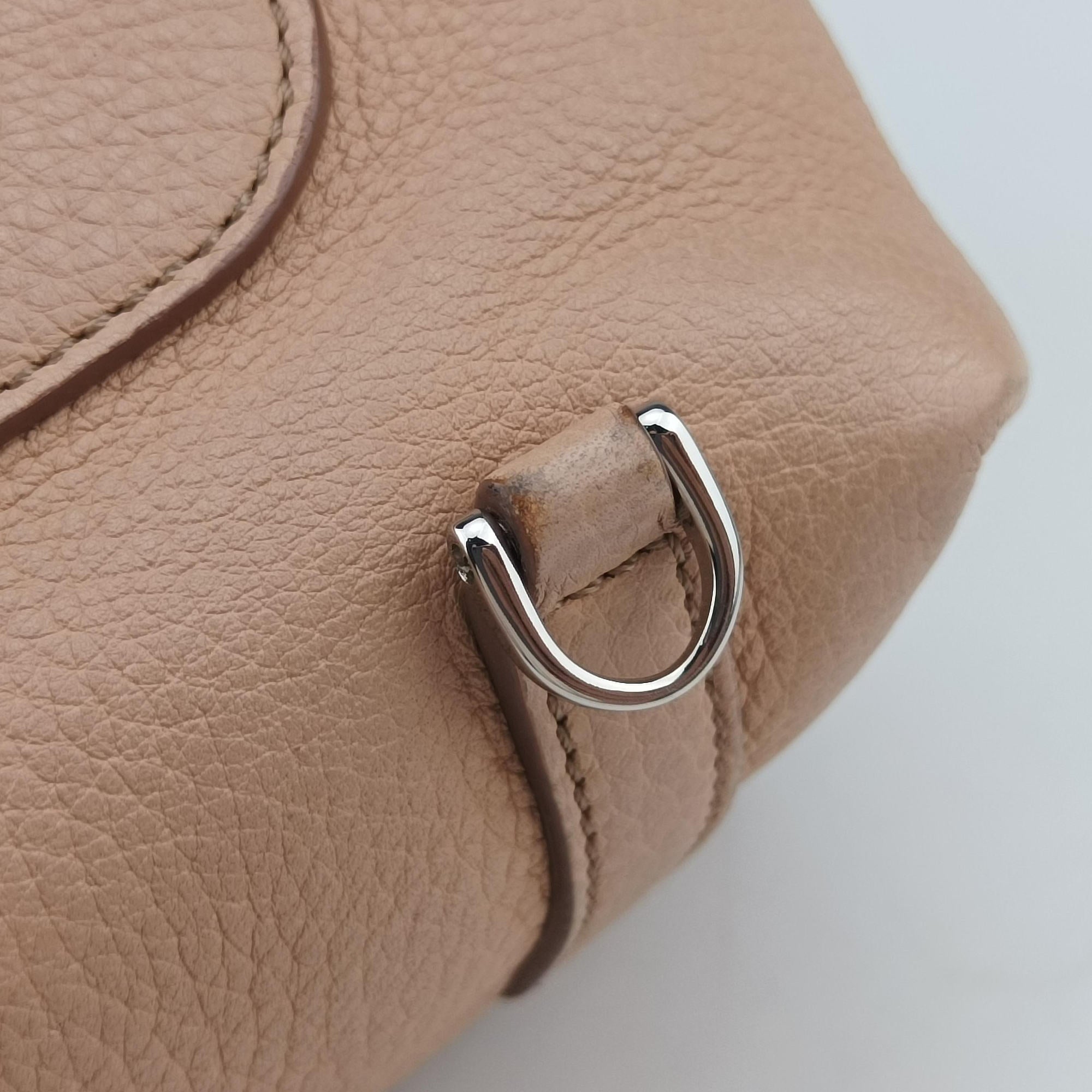 Pre-owned TODS Wave Beige Leather  shoulderbag | stylenewstar