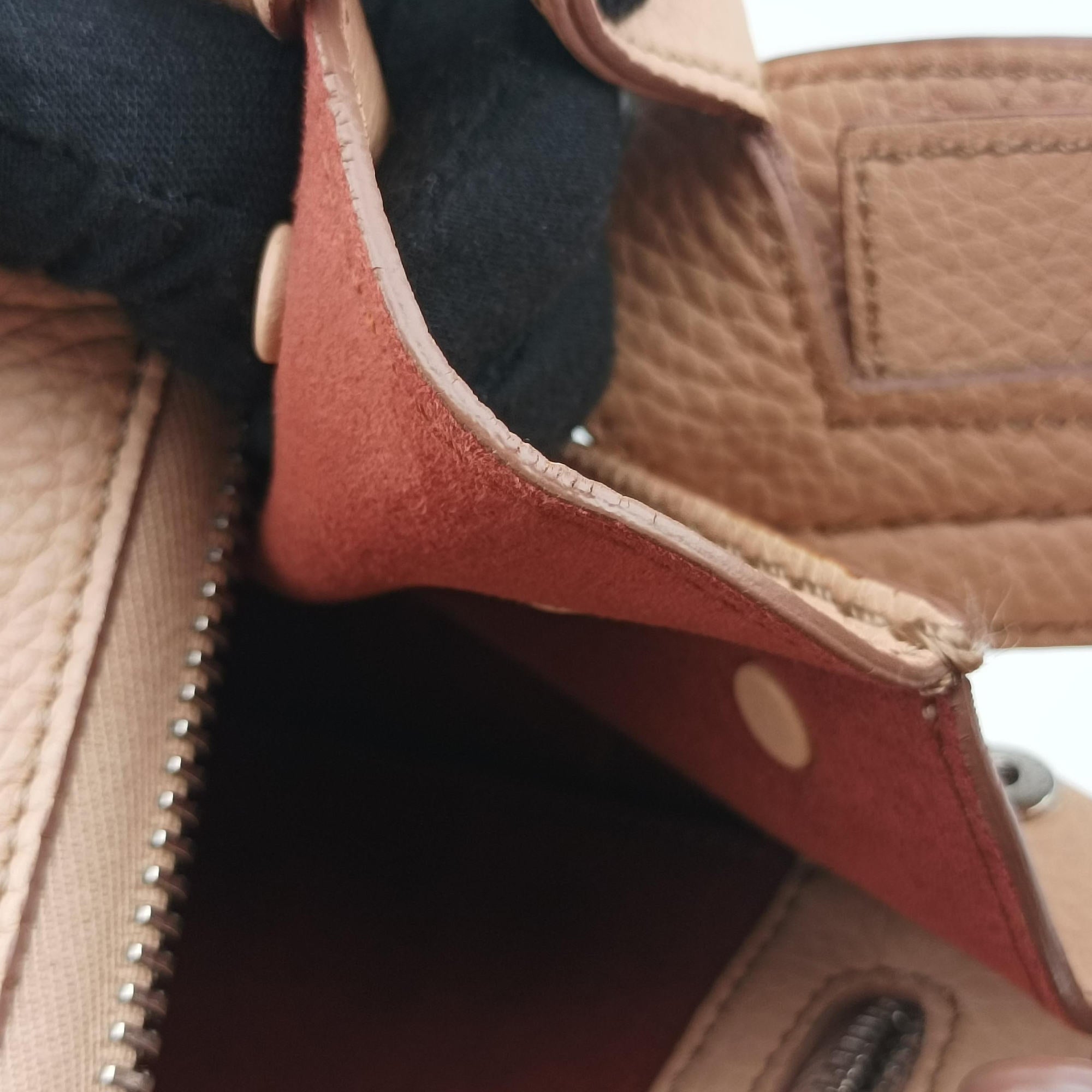 Pre-owned TODS Wave Beige Leather  shoulderbag | stylenewstar