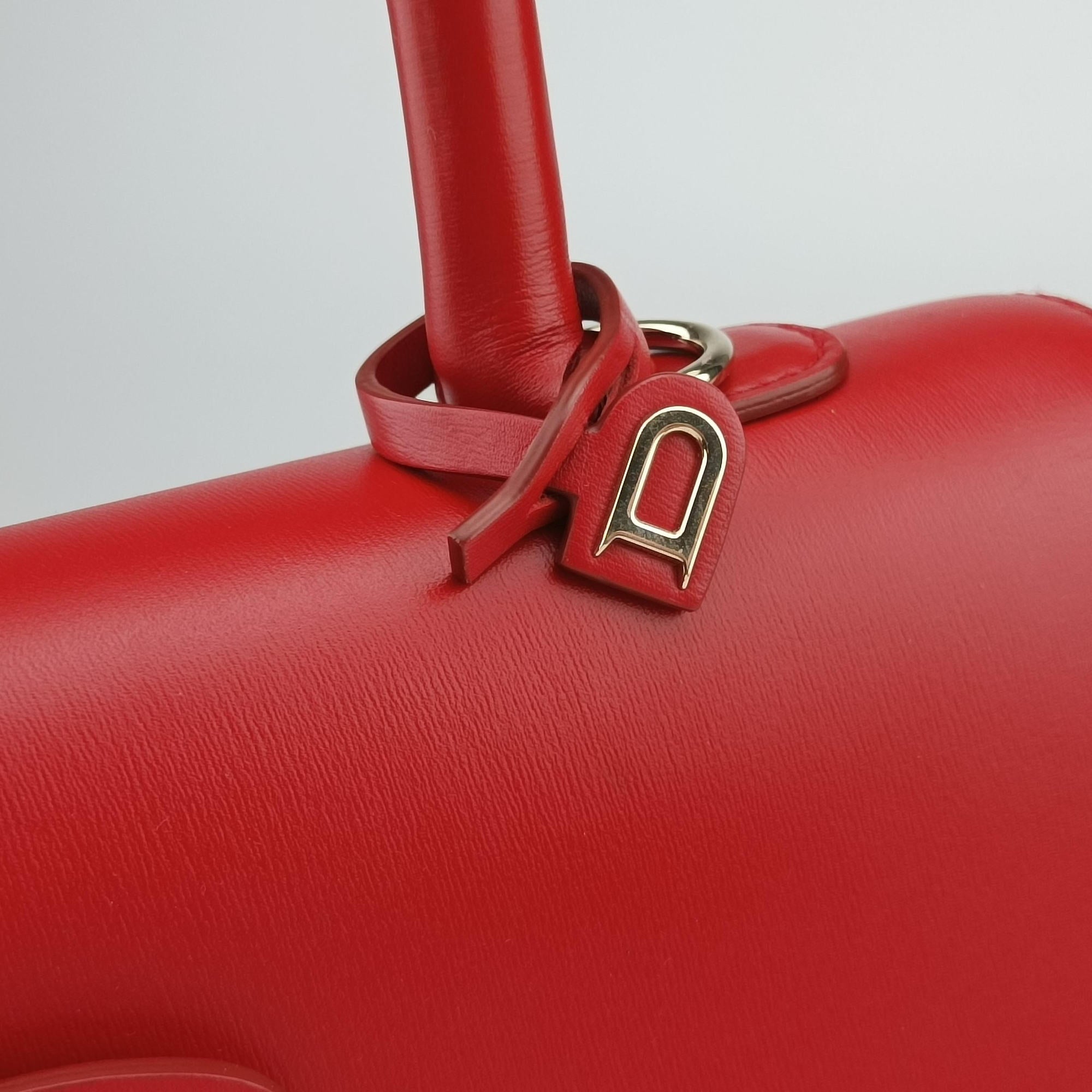 Pre-owned Delvaux Brillon MM Red leather  shoulderbag | stylenewstar