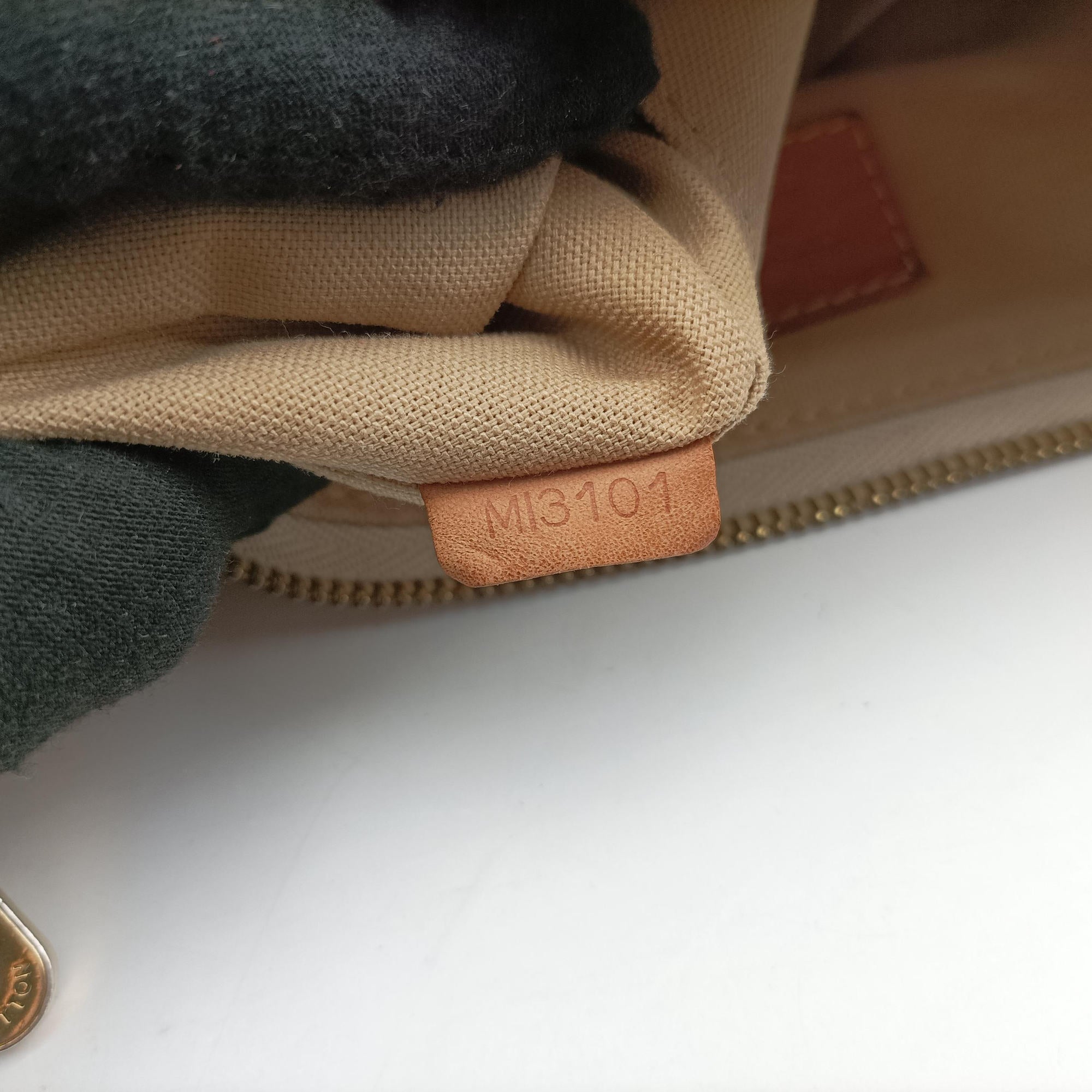 Pre-owned Louis Vuitton SIRACUSA PM AZUR Damier Canvas N41113 shoulderbag | stylenewstar