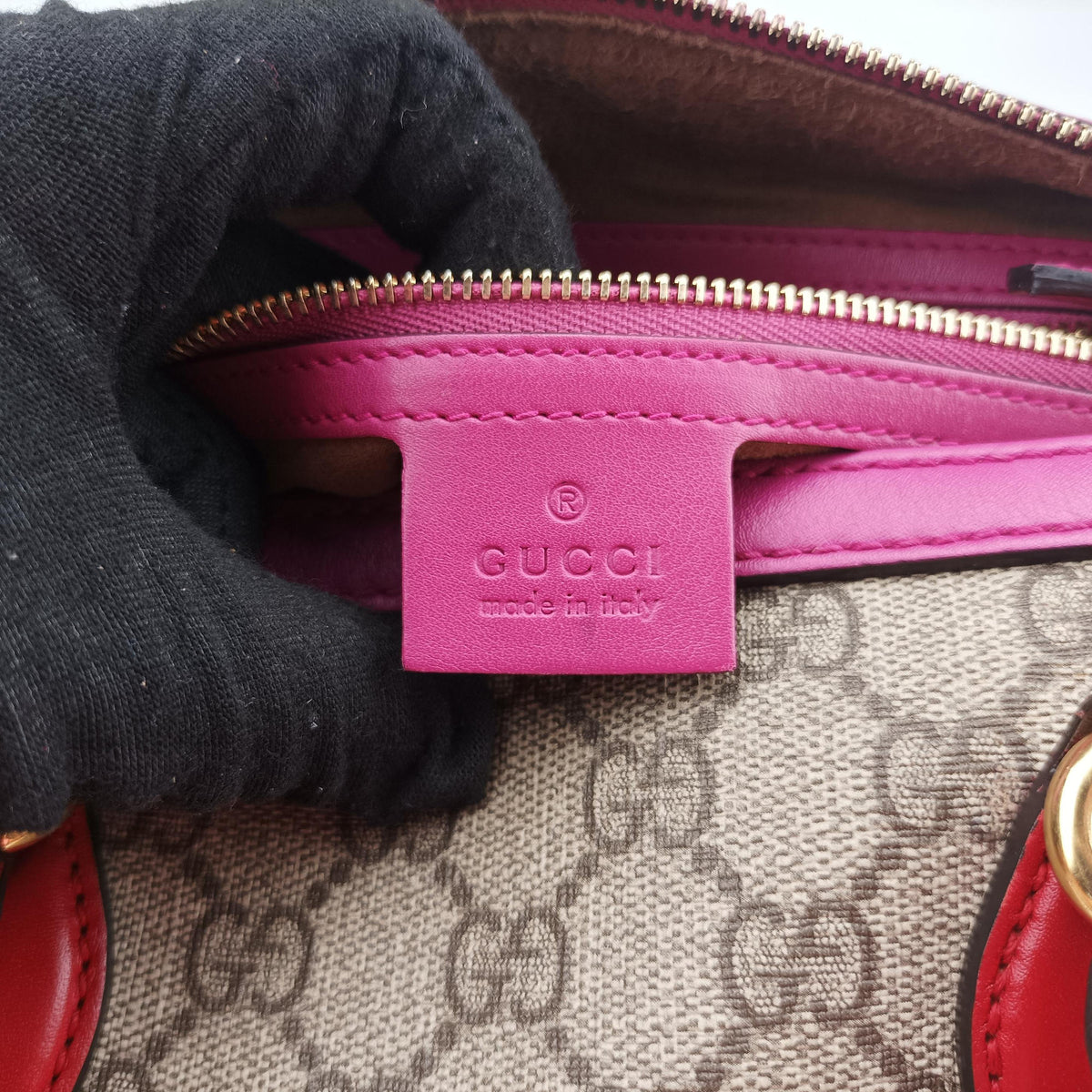 Secondhand Gucci GG SUPREME beige×red×pink PVC coated canvas×Leather 409529 shoulderbag | stylenewstar