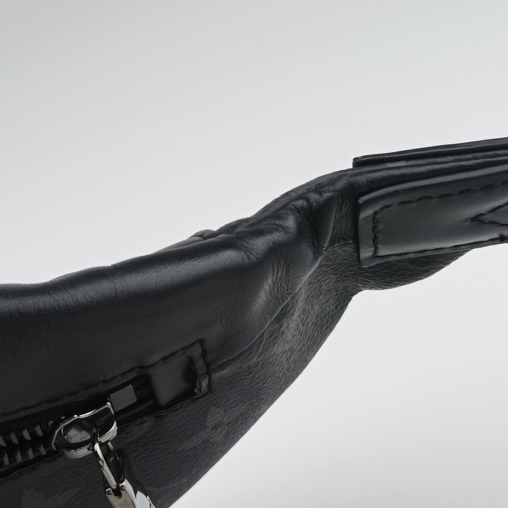 Pre-owned Louis Vuitton Discovery Bum Bag Black Monogram eclipse M44336 bum bag/waist bag | stylenewstar
