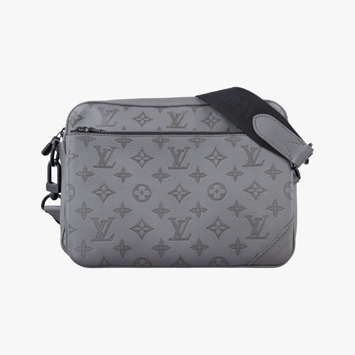 Pre-owned Louis Vuitton Trio Messenger Gris Monogram Shadow M46603 shoulderbag | stylenewstar