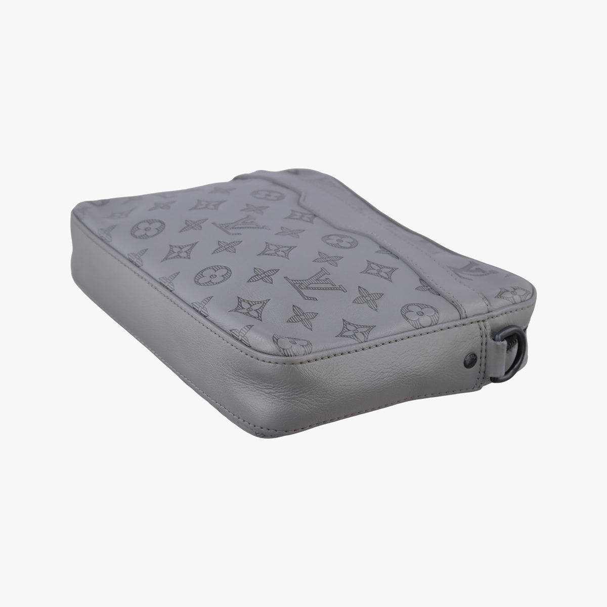 Pre-owned Louis Vuitton Trio Messenger Gris Monogram Shadow M46603 shoulderbag | stylenewstar