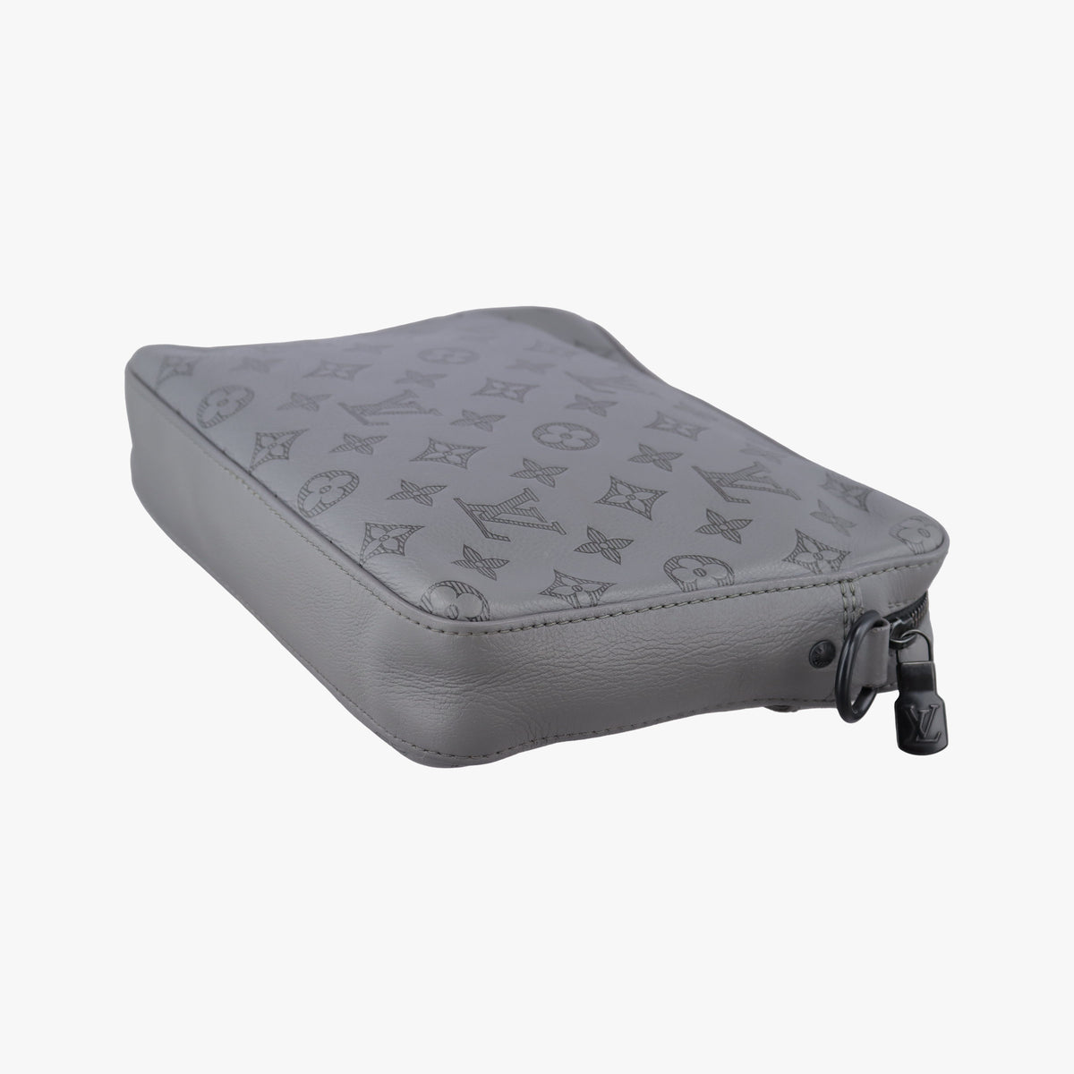 Pre-owned Louis Vuitton Trio Messenger Gris Monogram Shadow M46603 shoulderbag | stylenewstar