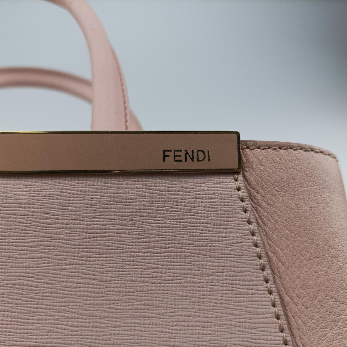 Pre-owned Fendi Petite 2 JOURS Pink Leather 8BH253 shoulderbag | stylenewstar