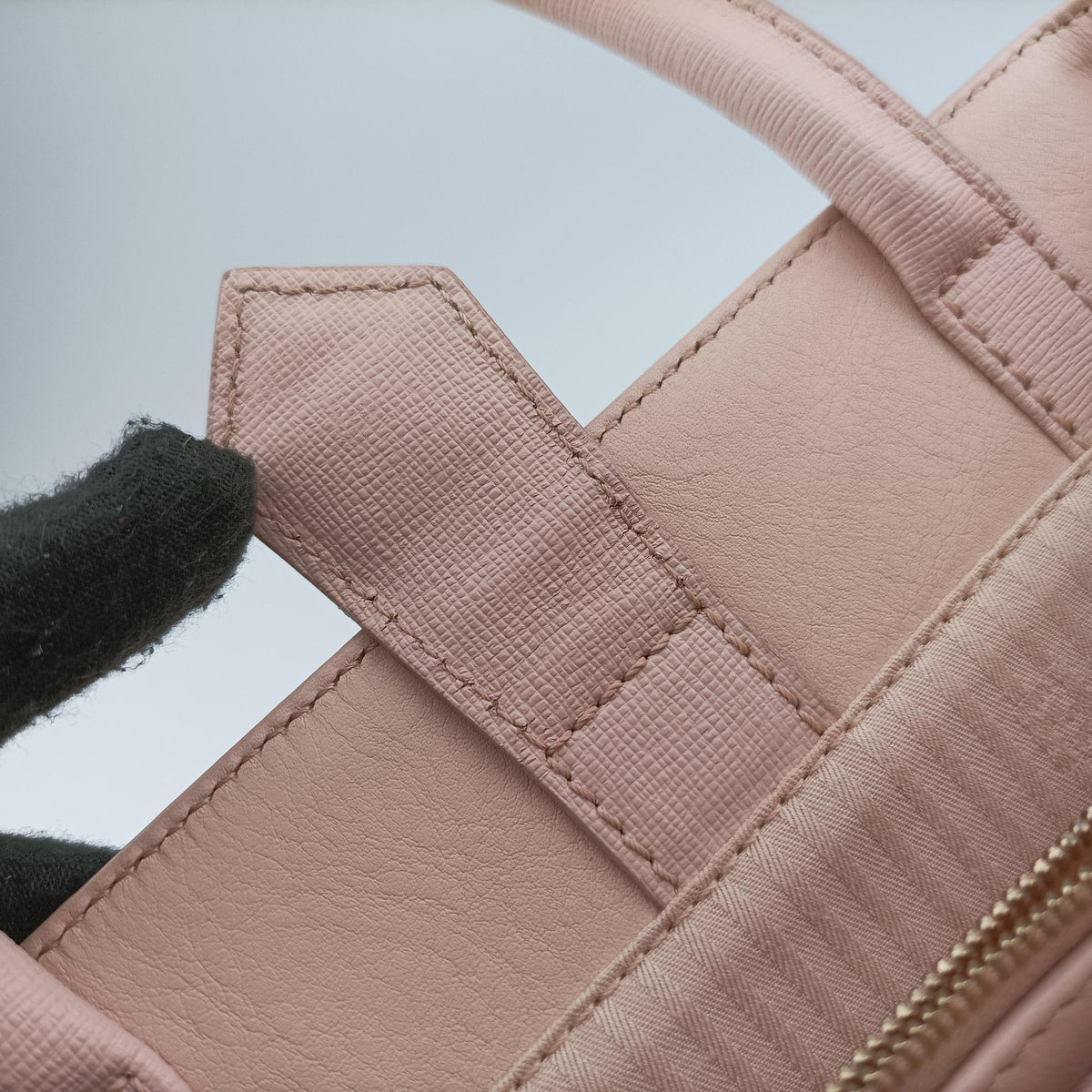 Pre-owned Fendi Petite 2 JOURS Pink Leather 8BH253 shoulderbag | stylenewstar