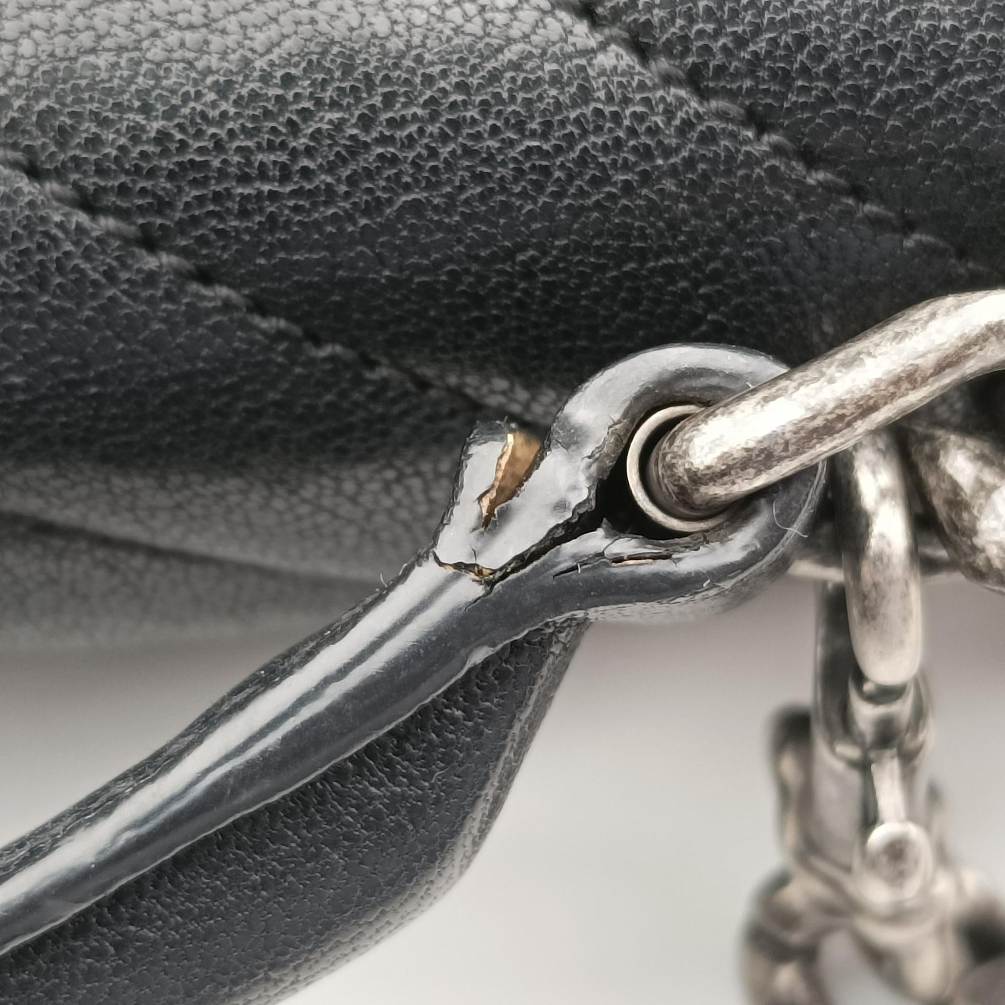 Pre-owned Yves Saint Laurent COLLEGE Black Leather 428056 shoulderbag | stylenewstar