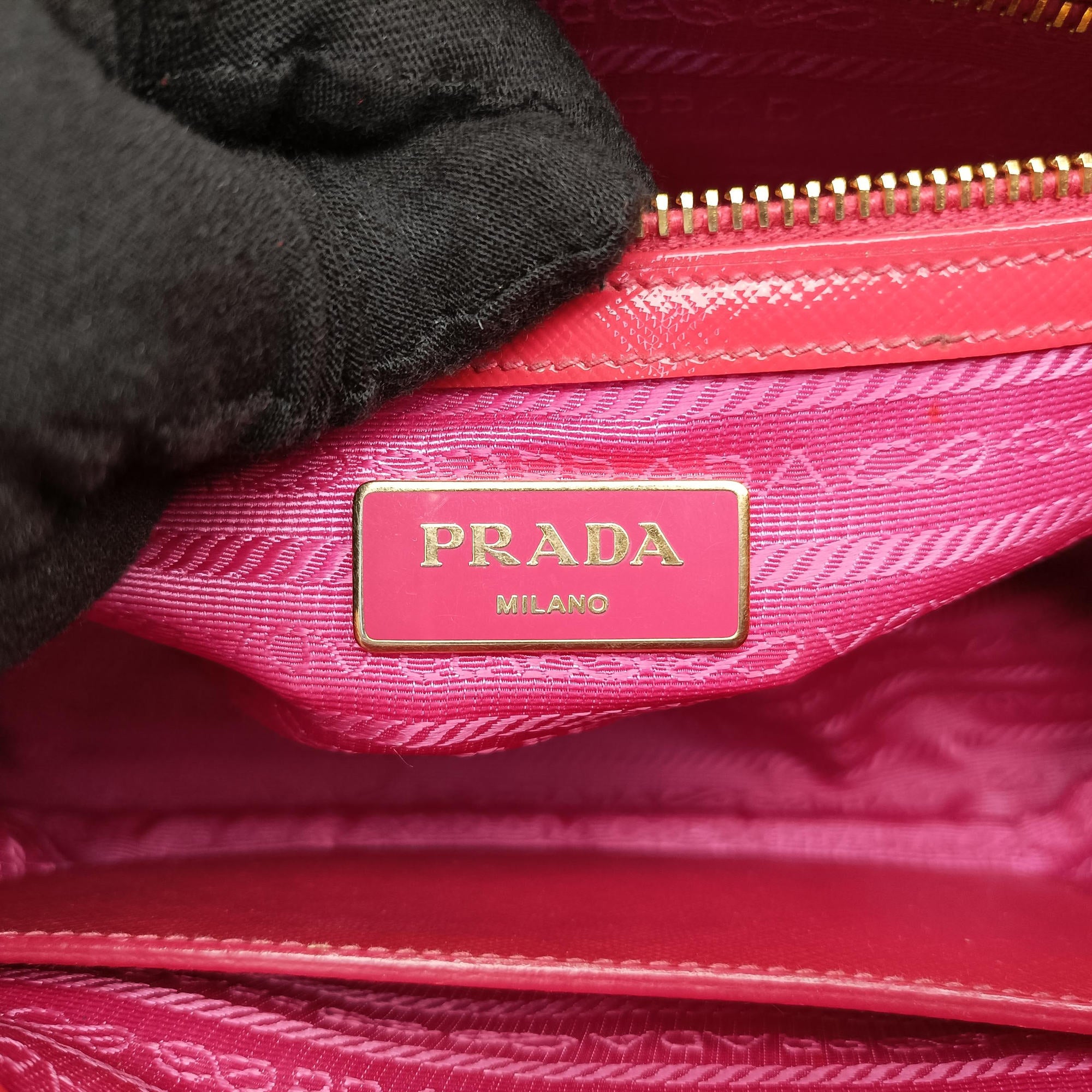 Pre-owned Prada Galleria Red SAFFIANO Leather BN1874 handbag | stylenewstar