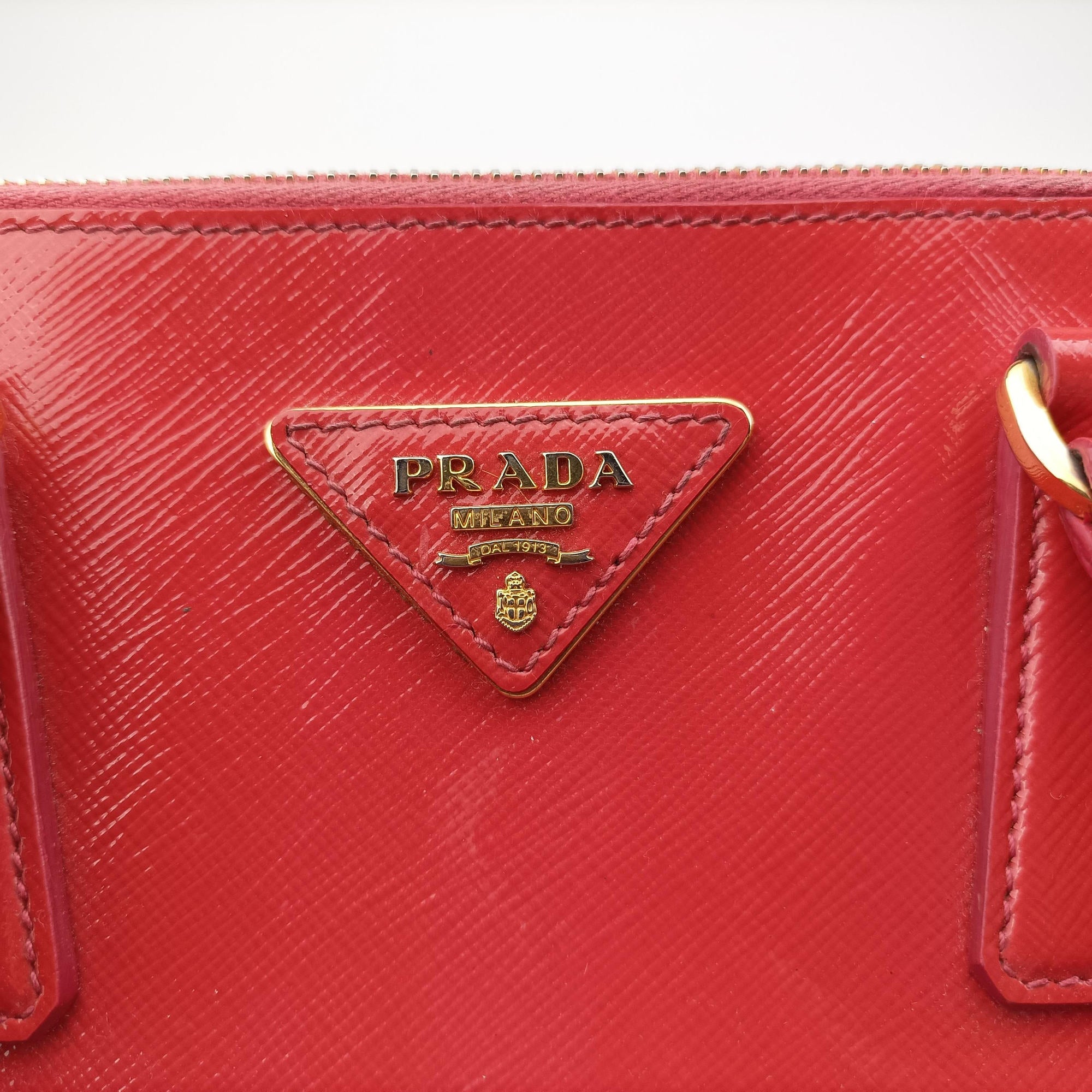 Pre-owned Prada Galleria Red SAFFIANO Leather BN1874 handbag | stylenewstar