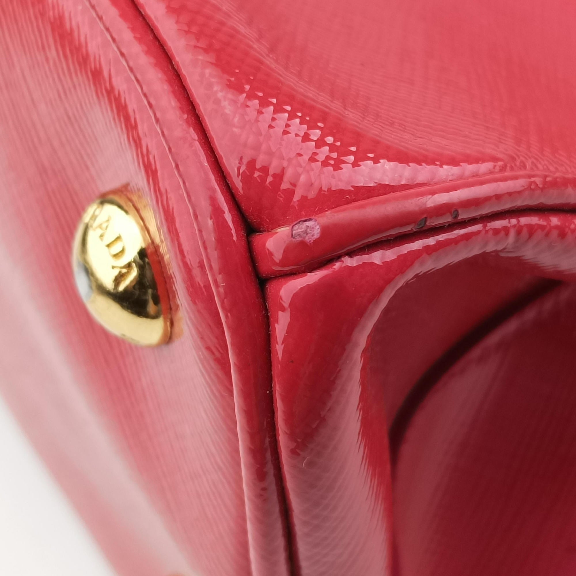 Pre-owned Prada Galleria Red SAFFIANO Leather BN1874 handbag | stylenewstar