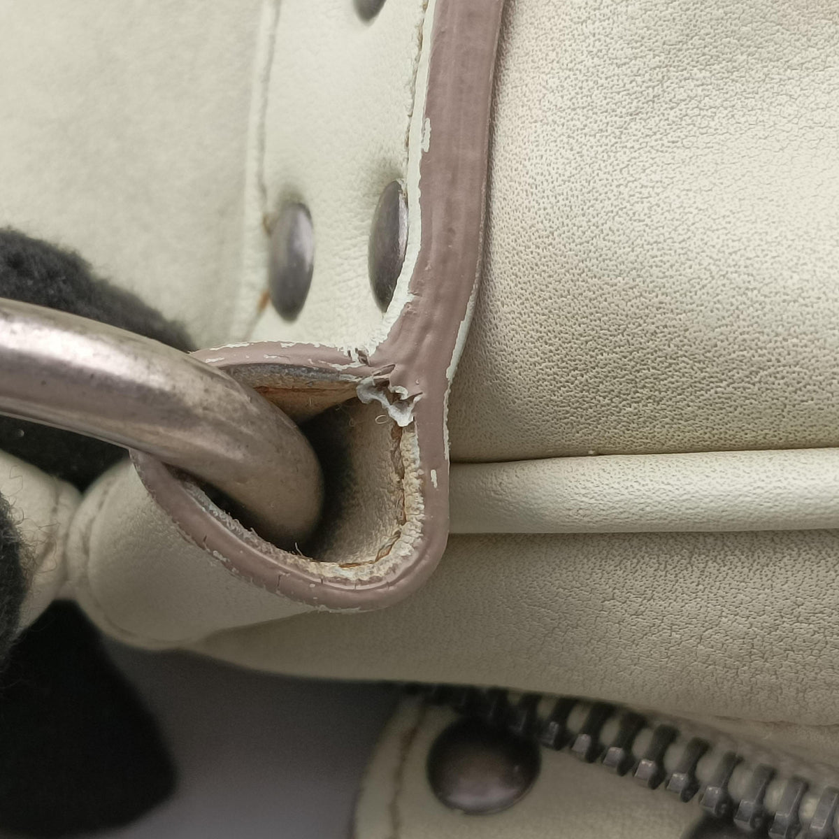 Secondhand Christian Dior Gaucho White Leather  shoulderbag | stylenewstar